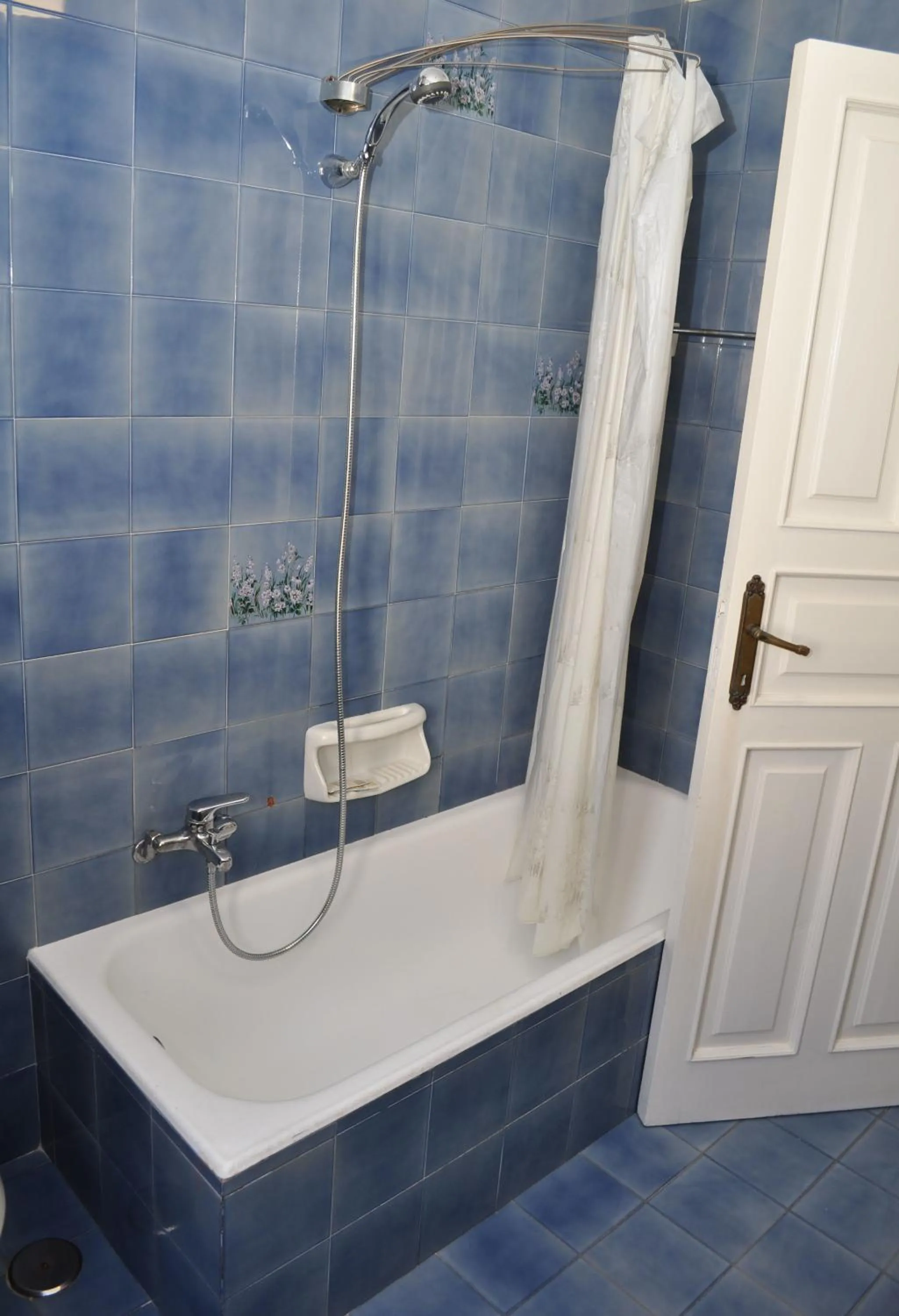 Shower in Hotel Polito