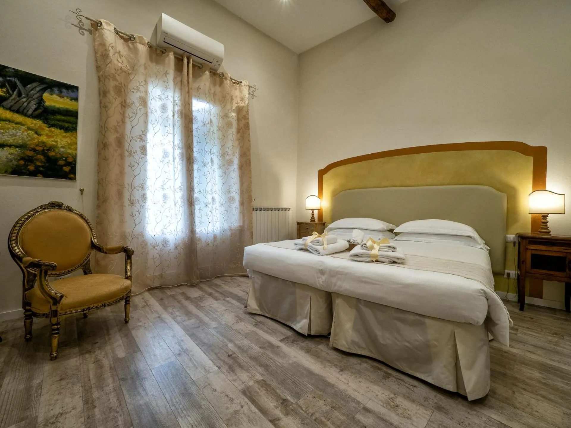 Photo of the whole room, Bed in BandBFirenze 8 Cittadella 8