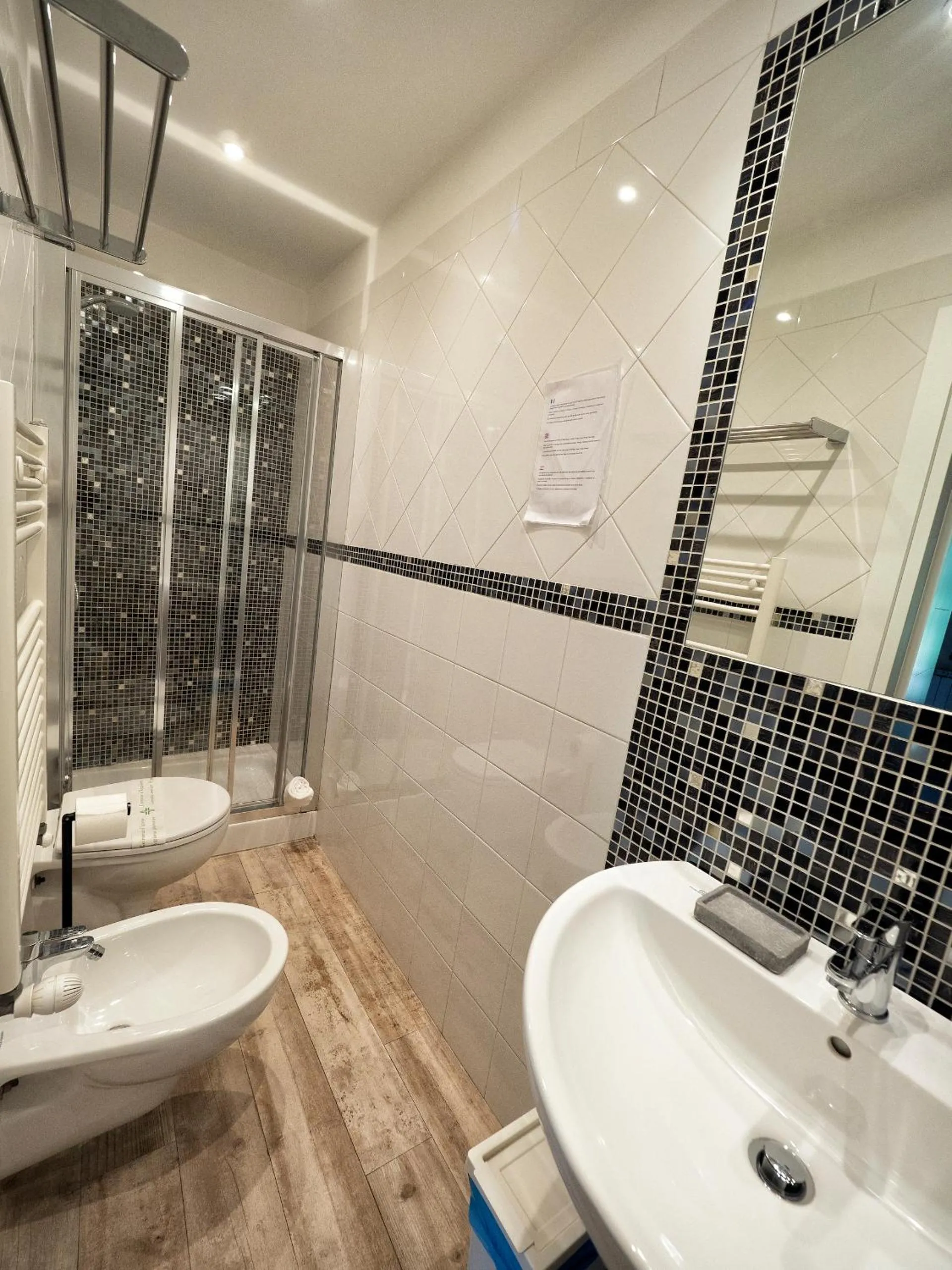 Photo of the whole room in BandBFirenze 8 Cittadella 8