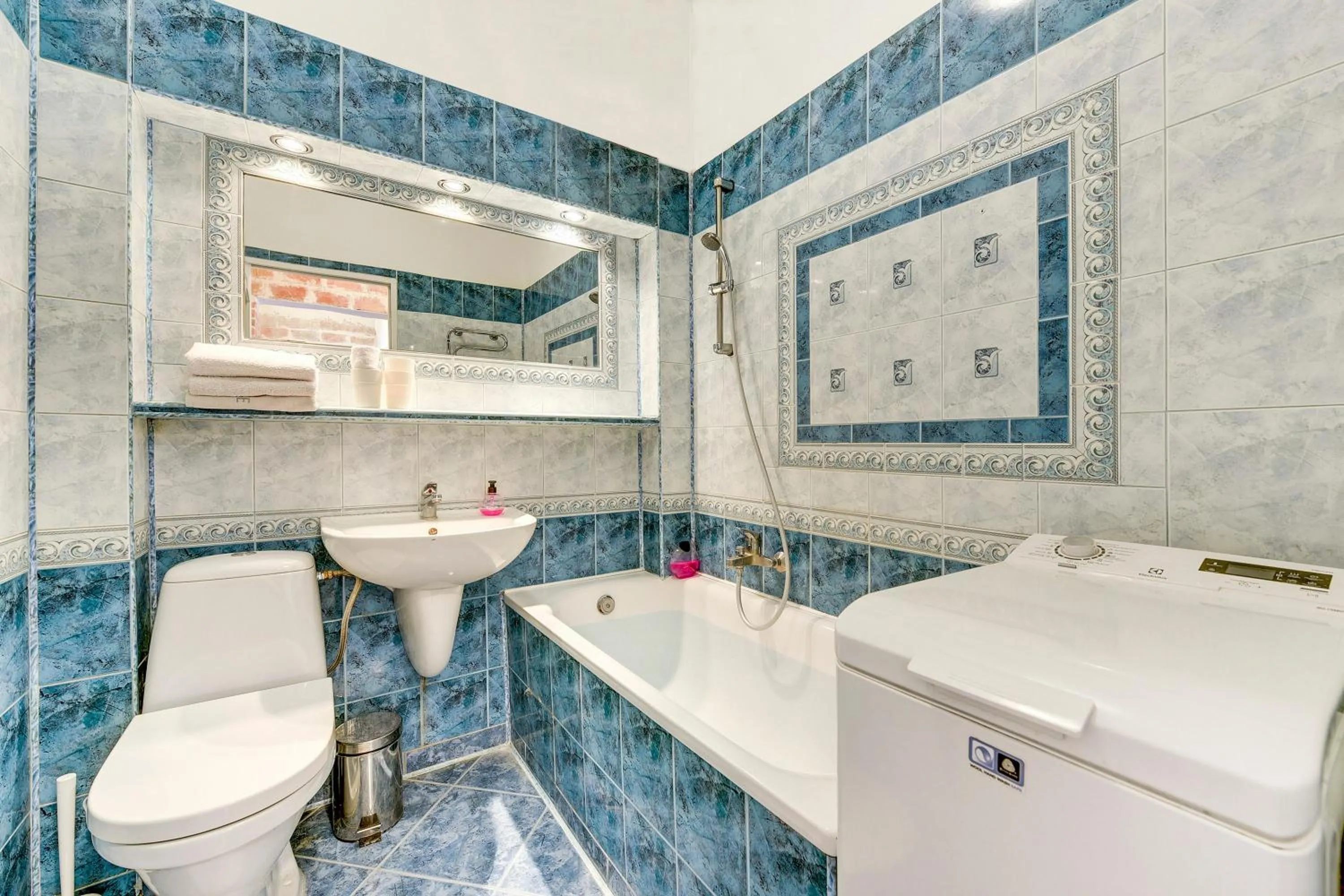 Bathroom in Kamienica Gdynia hotelowe komfortowe łóżka, plaża Orłowo molo