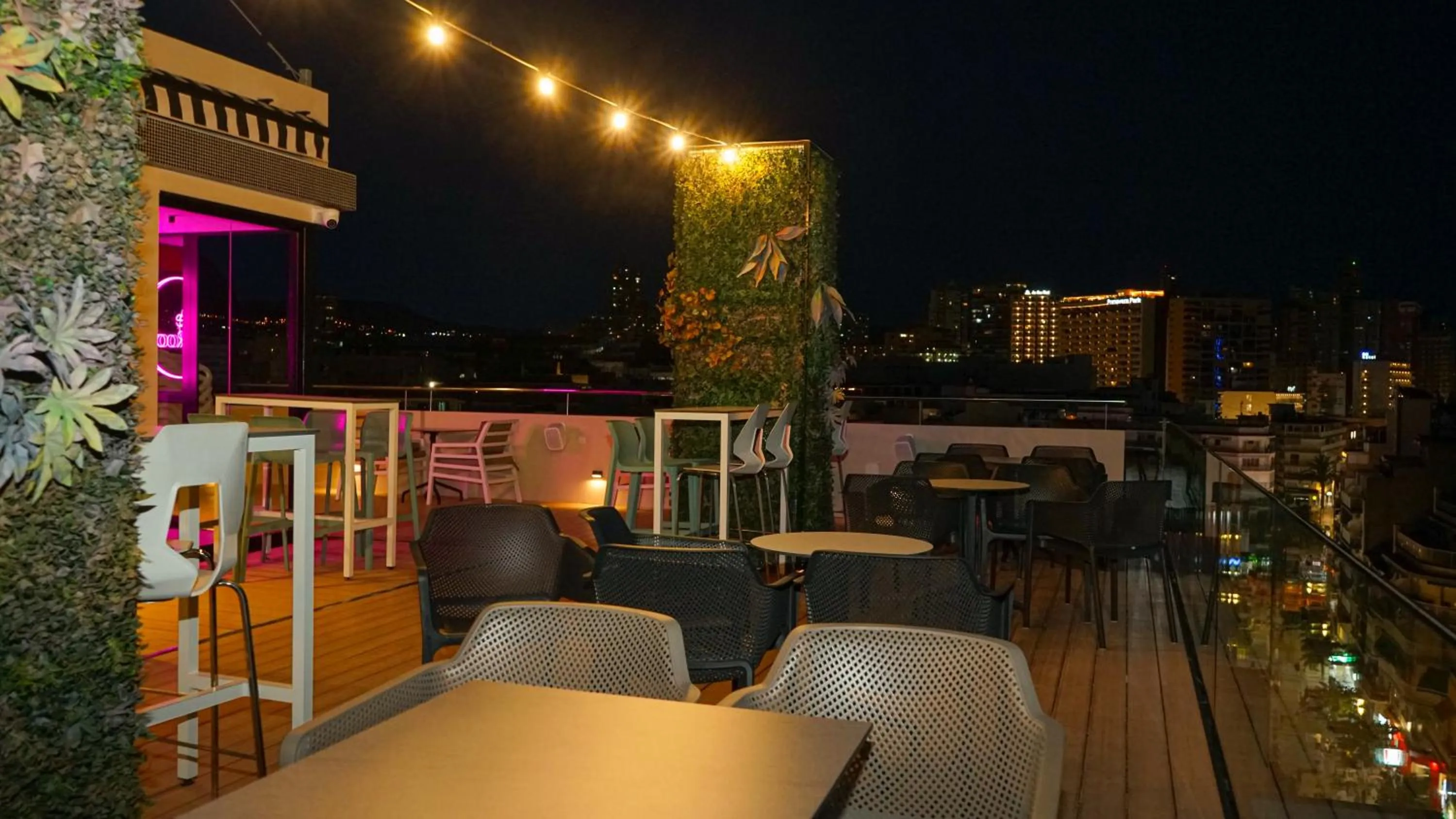 Property building in Hotel Alameda