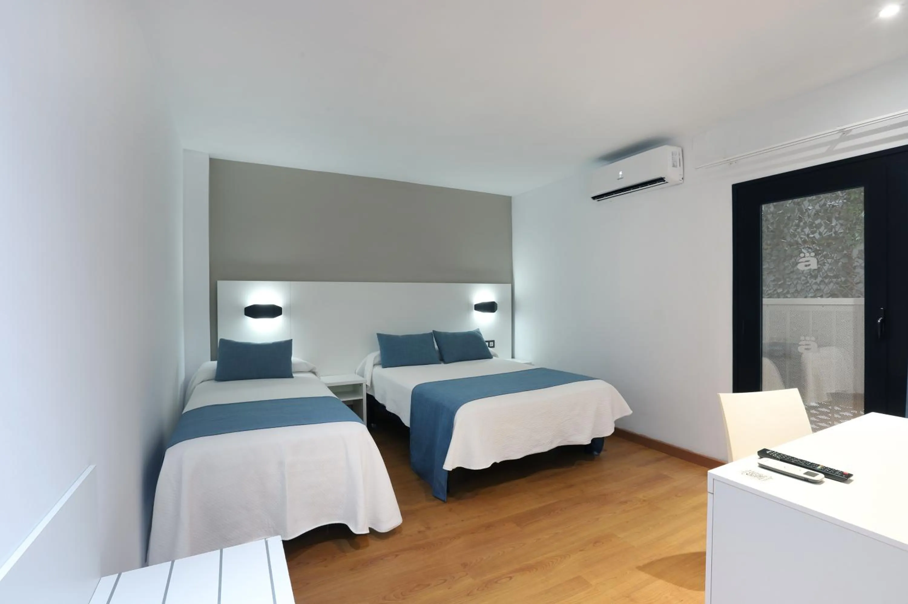 Bed in Hotel Alameda