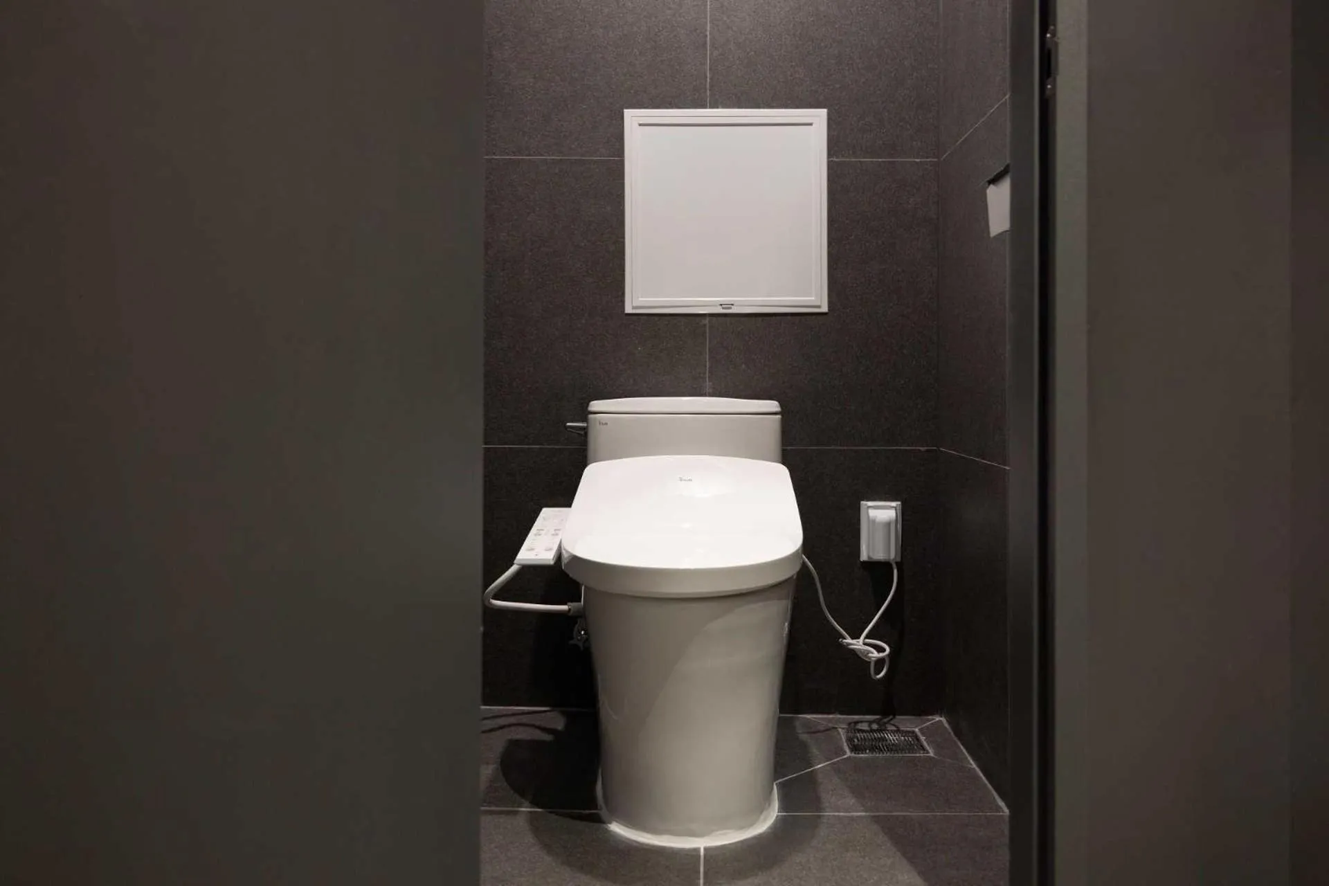 Toilet in Nouvelle Hotel and Spa Jongno by Aank