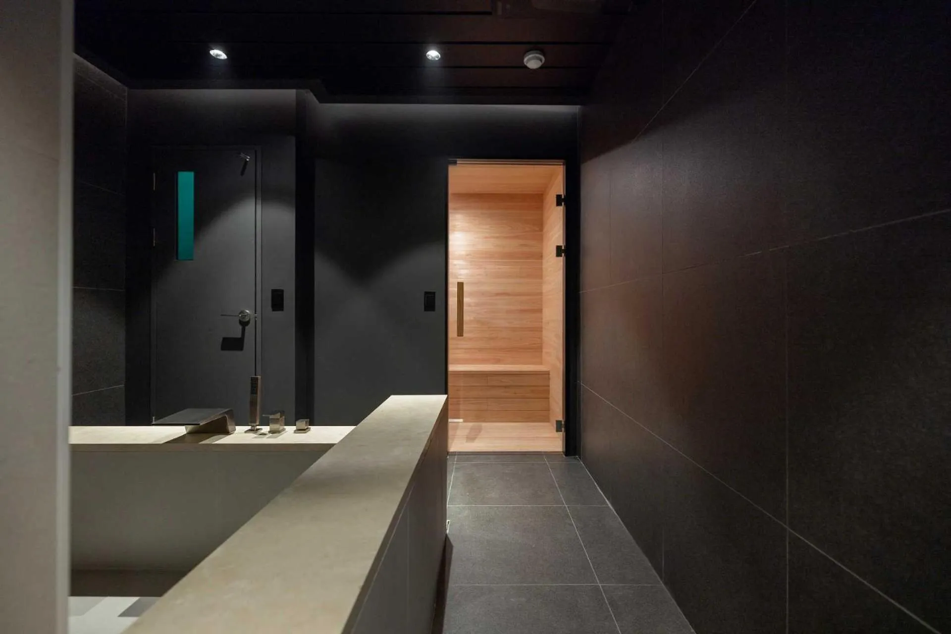 Shower in Nouvelle Hotel and Spa Jongno by Aank