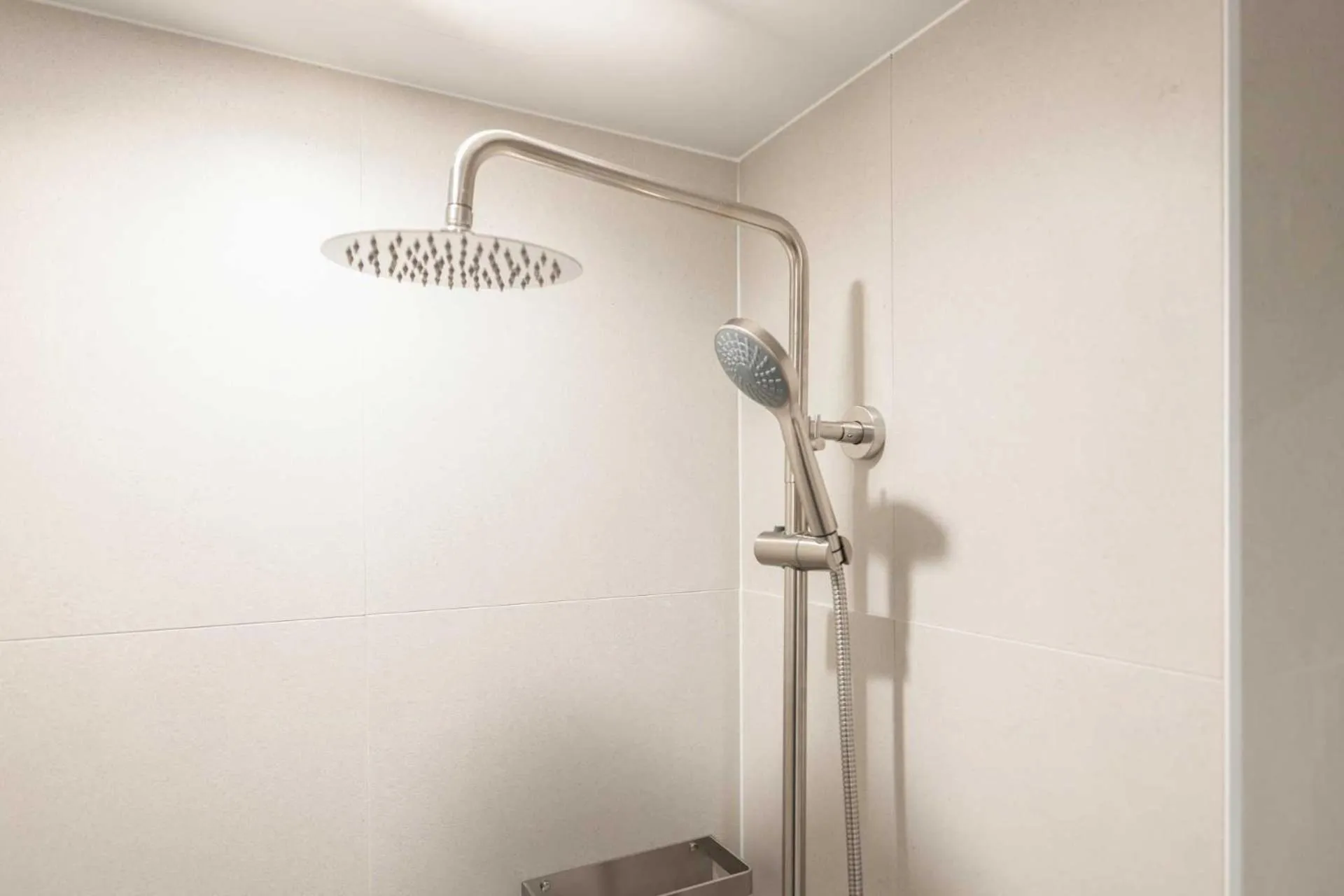 Shower in Nouvelle Hotel and Spa Jongno by Aank