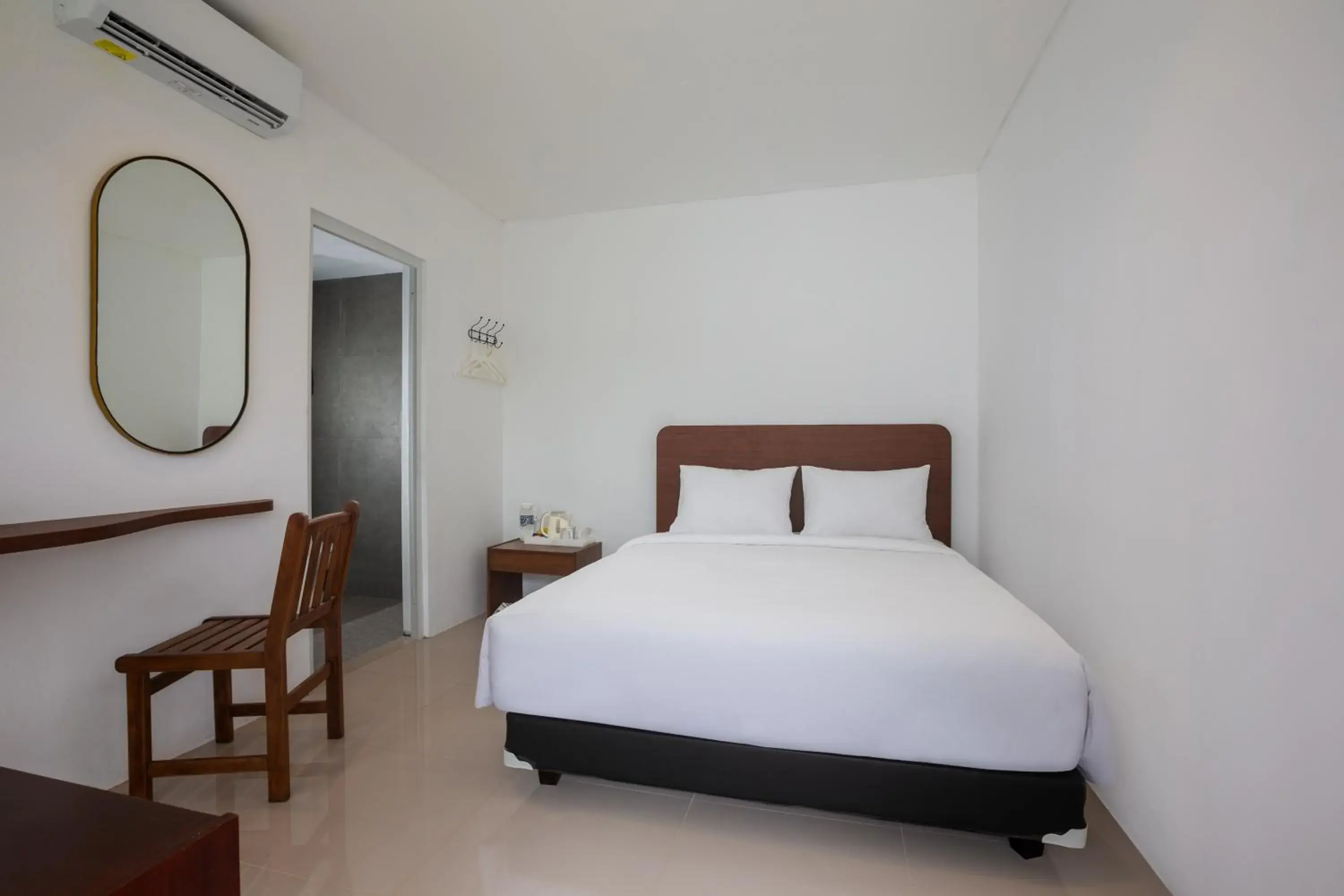 Standard King Room - single occupancy in Casa de Lani Resort & Convention Standard King Room - single occupancy in Casa de Lani Resort & Convention