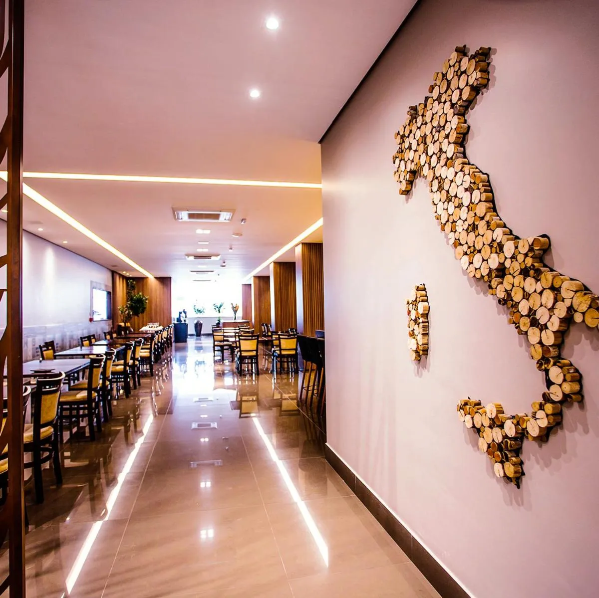 Restaurant/places to eat in Fratele Business Hotel