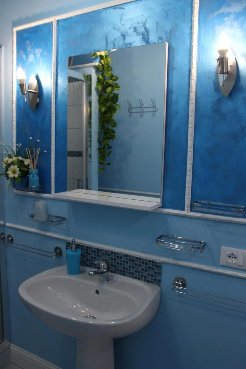 Bathroom in La Dea Hestia