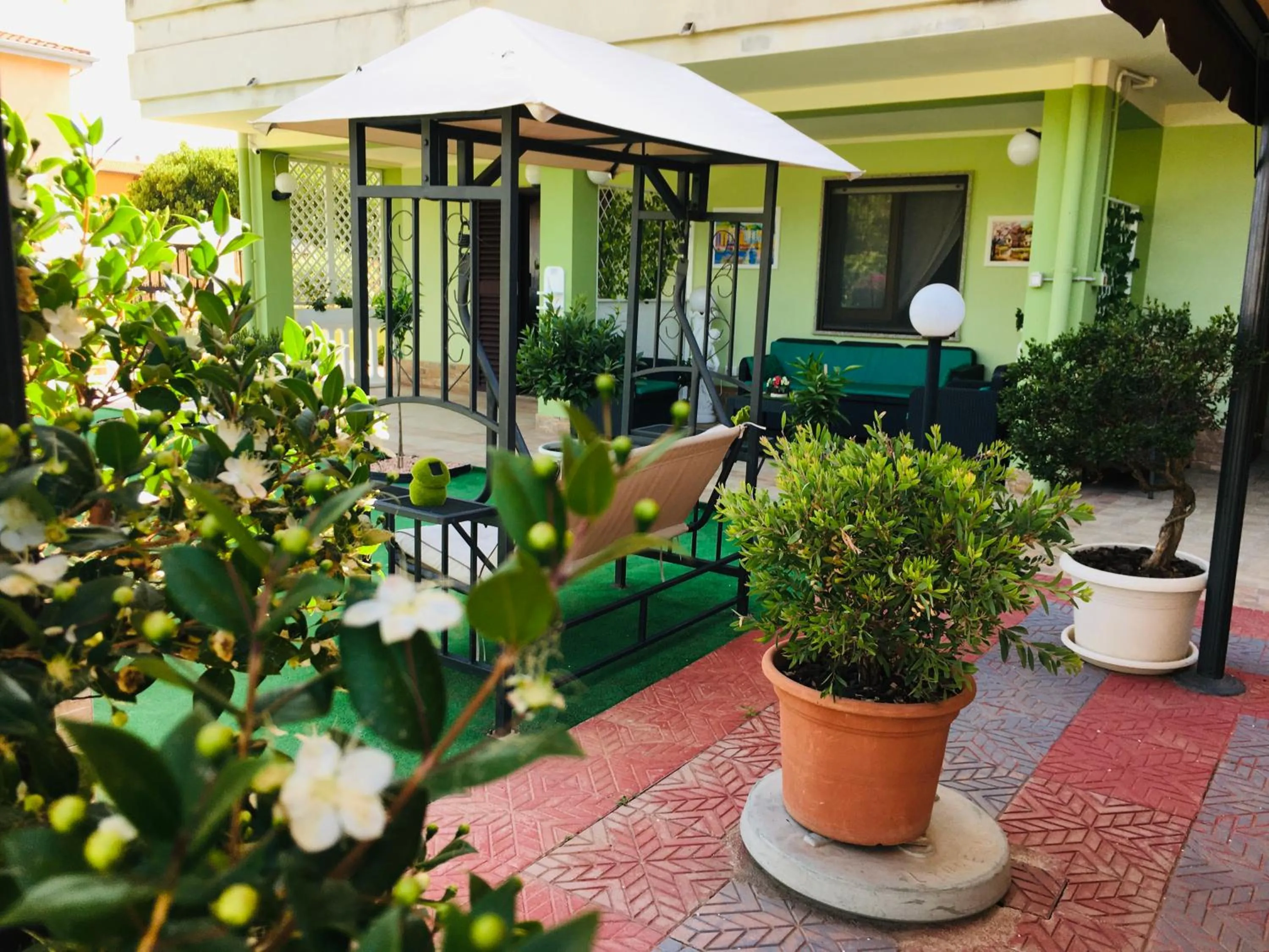 Garden in La Dea Hestia