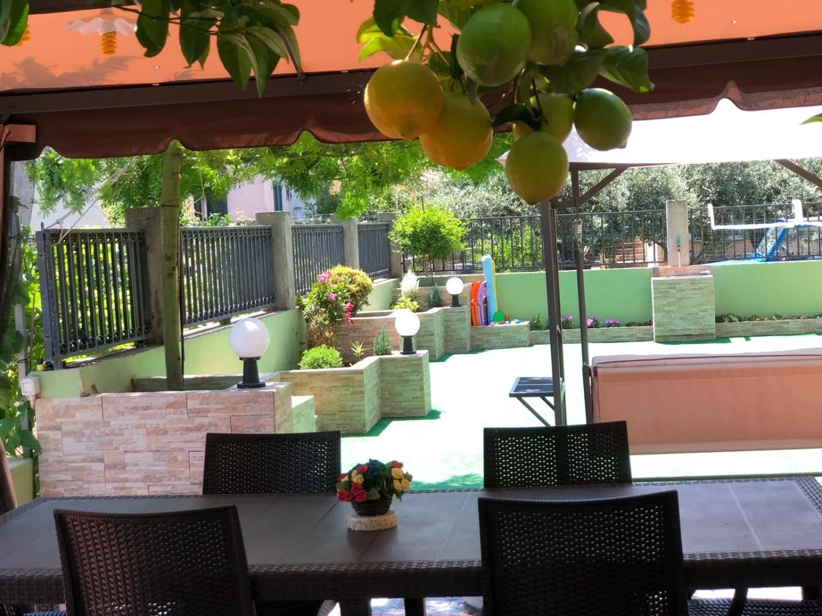 Garden in La Dea Hestia