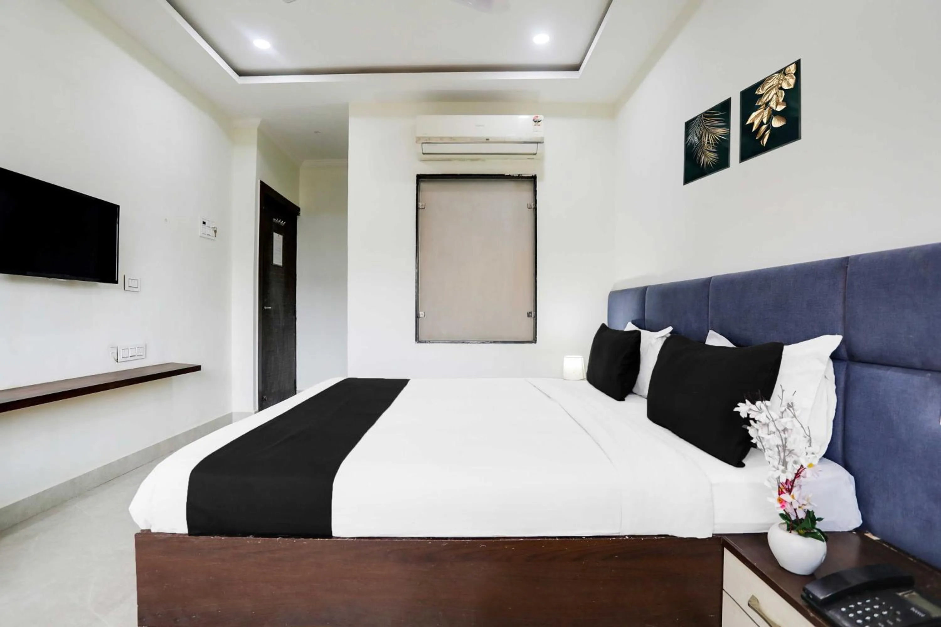 Bedroom, Bed in Hotel O Bhopal DB City Mall