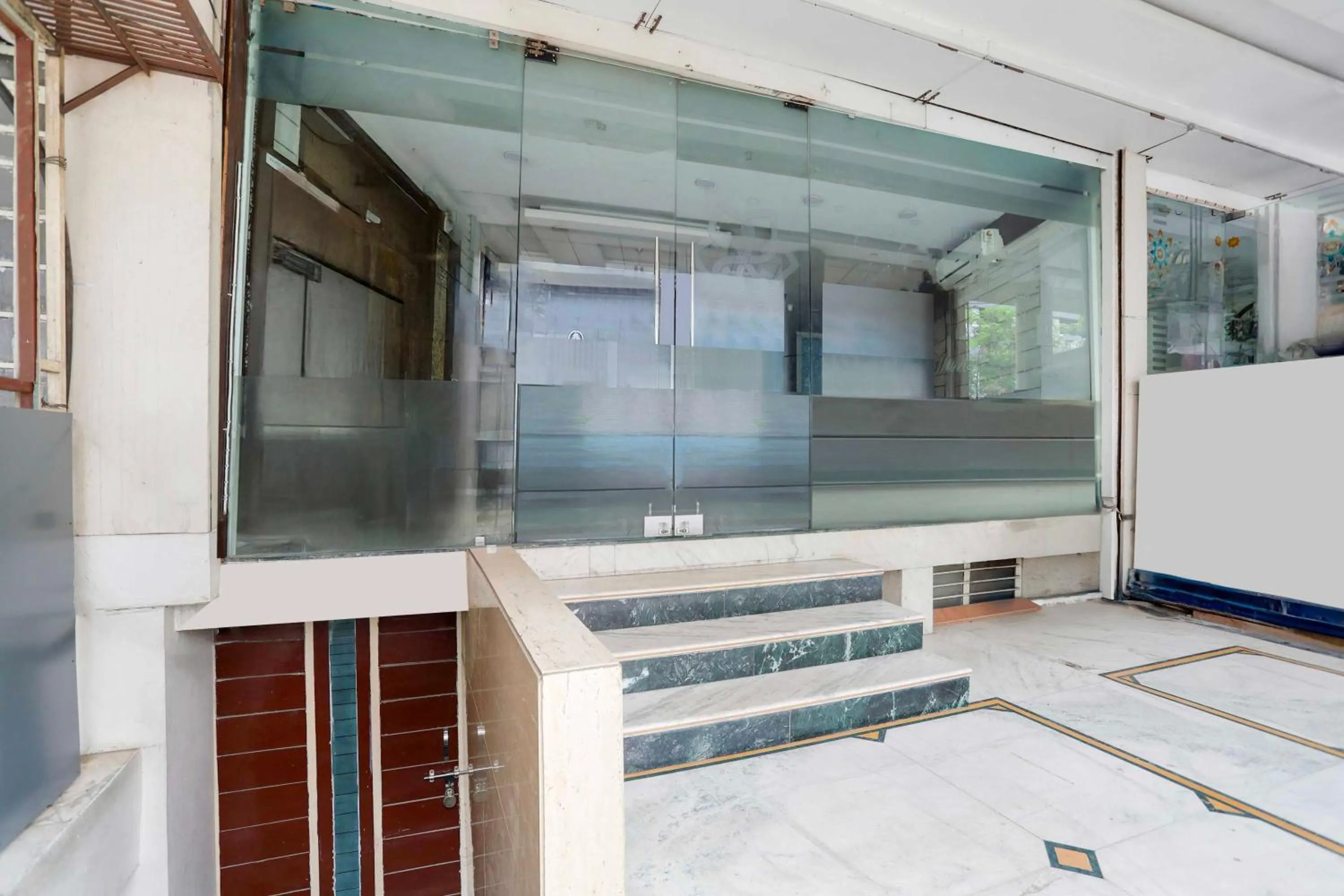 Facade/entrance in Hotel O Bhopal DB City Mall