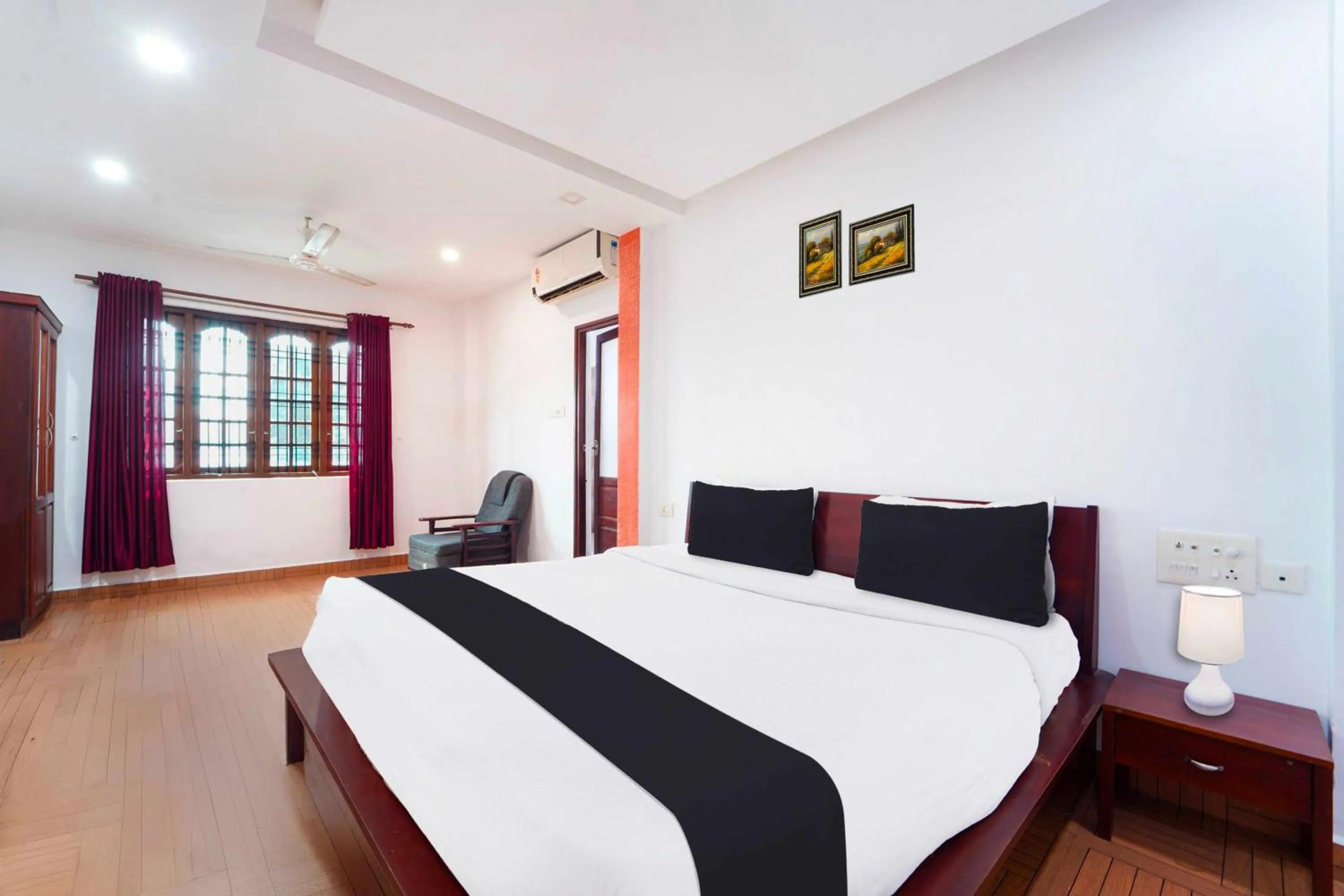 Bedroom in Hotel O Kaloor Metro Station