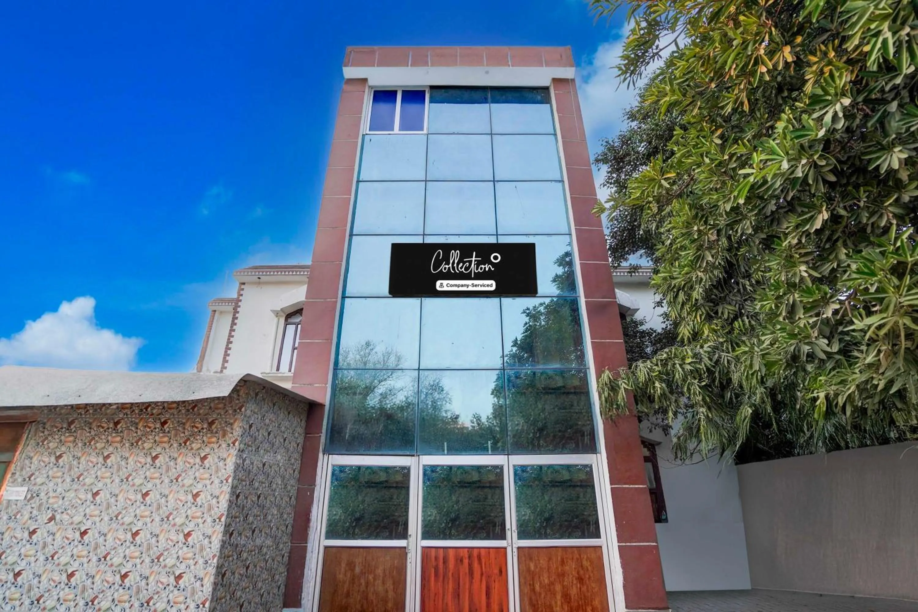 Facade/entrance in Collection O Behror