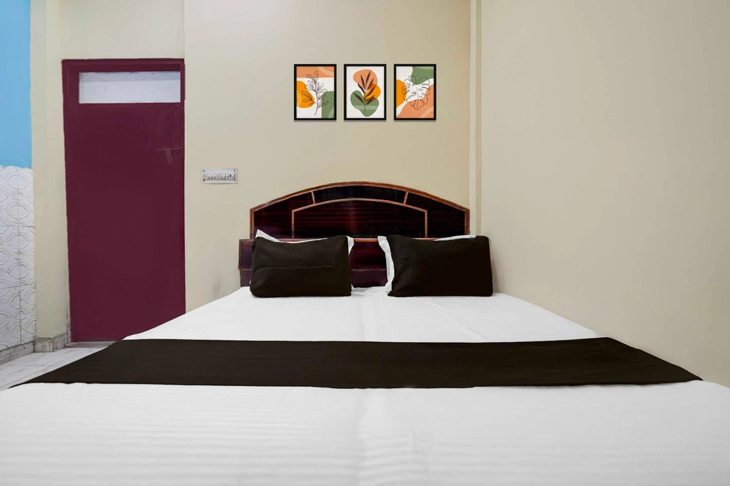 Bedroom, Bed in Collection O Behror