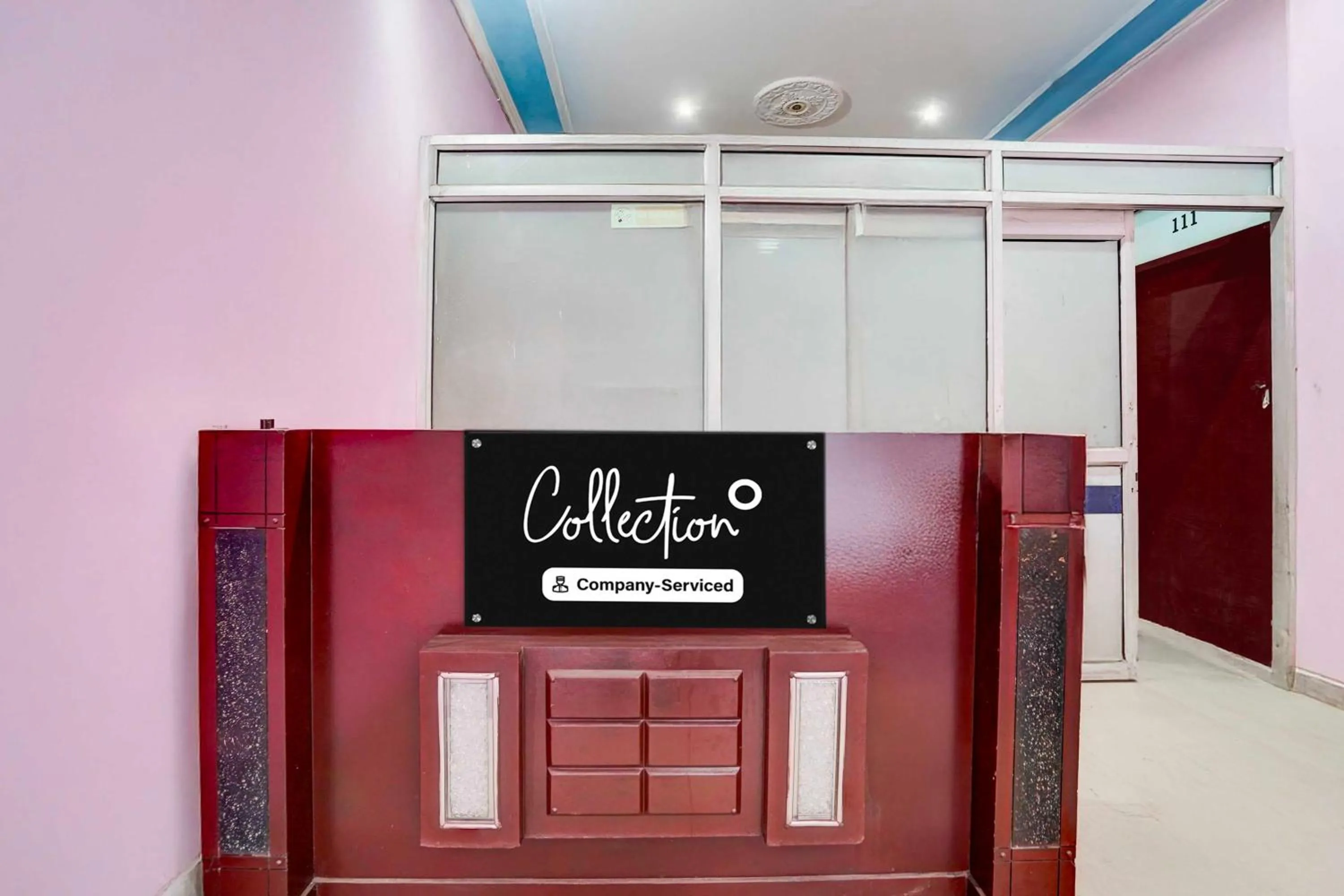 Lobby or reception in Collection O Behror