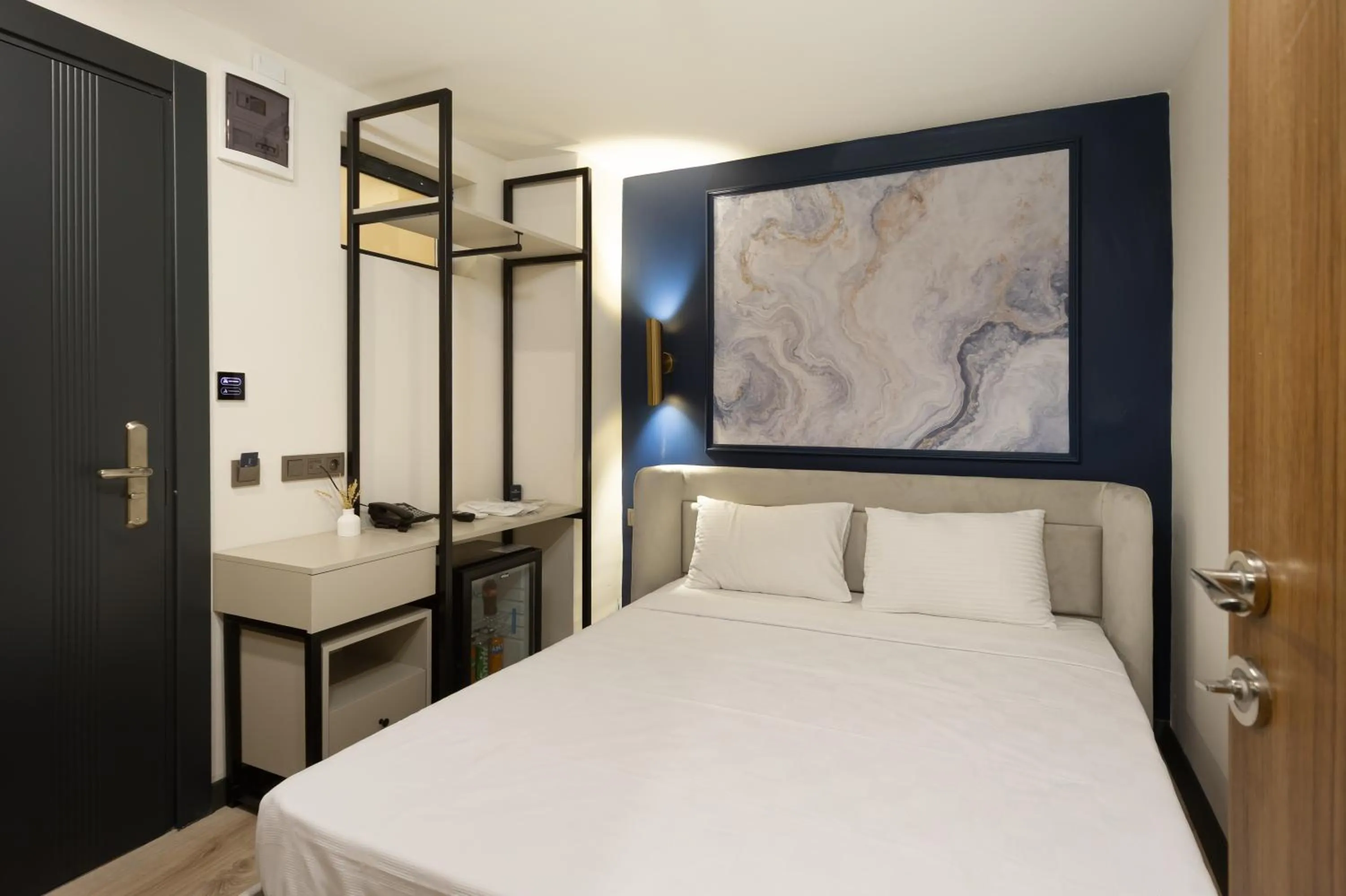 Bedroom, Bed in Fora Inn Lara