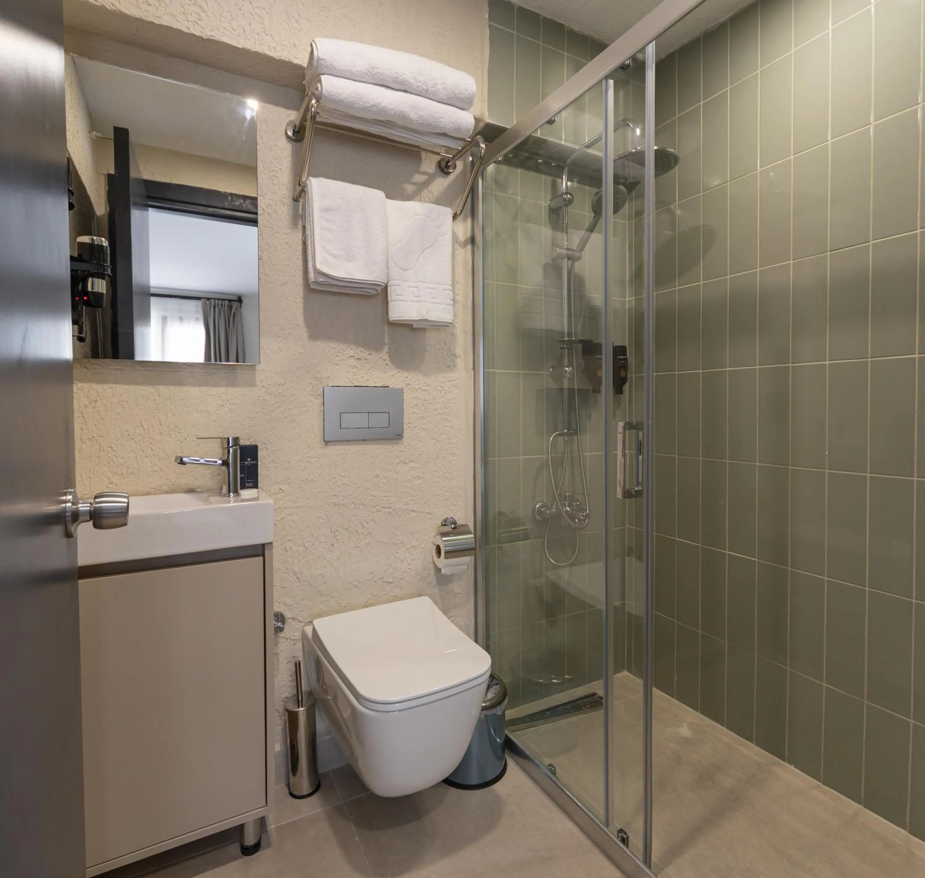 Bathroom in Fora Inn Lara