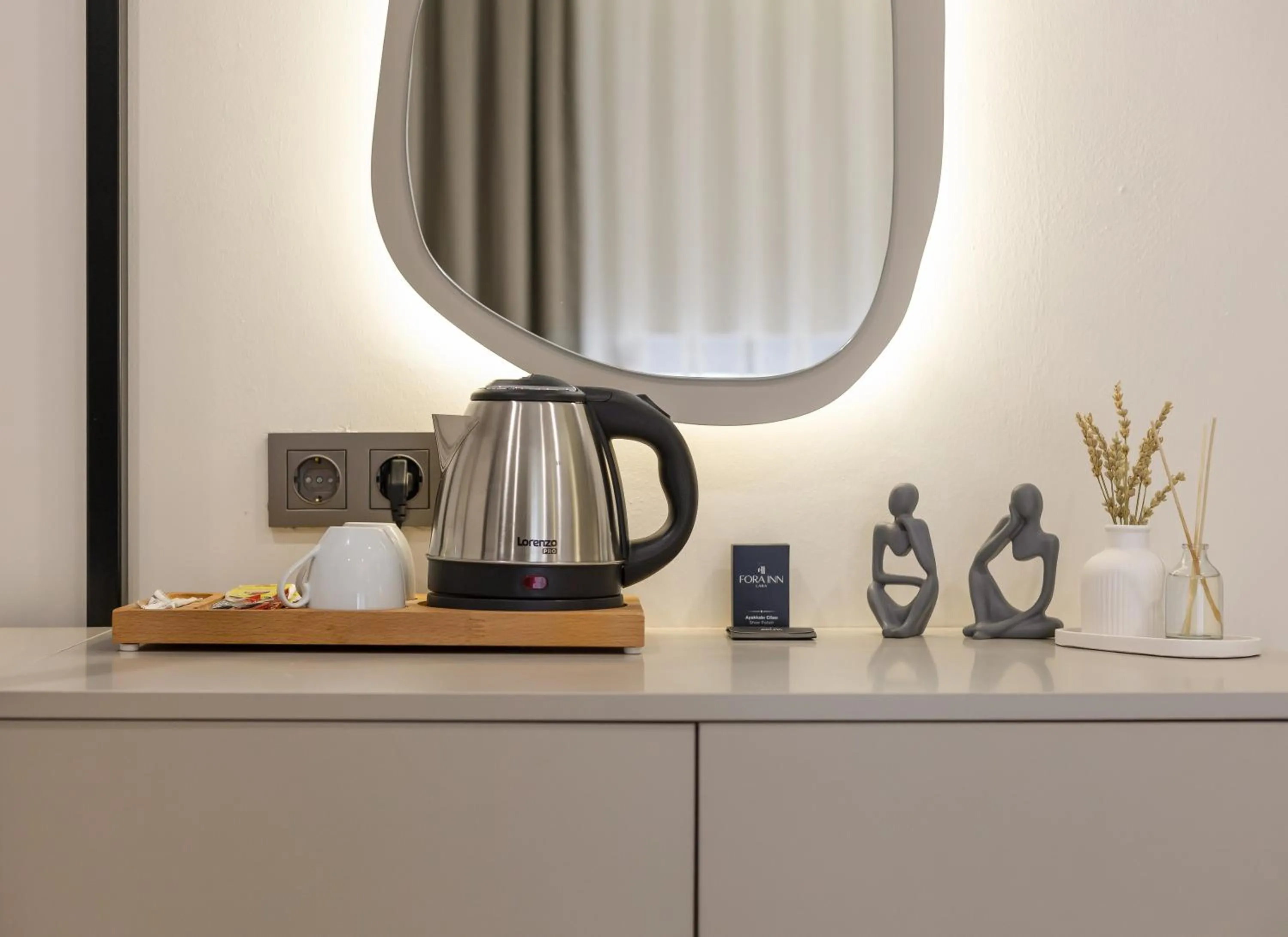 Coffee/tea facilities in Fora Inn Lara