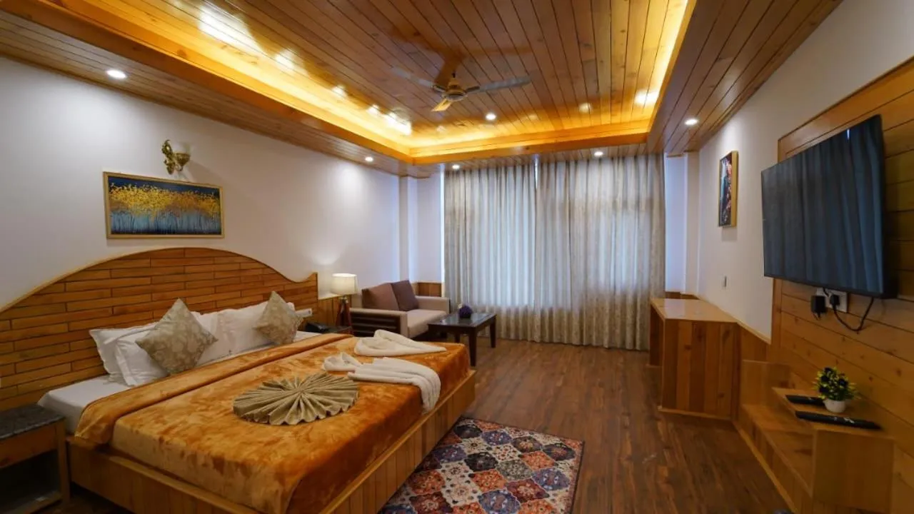 Decorative detail, Bed in Hotel SNAS Retreat Manali