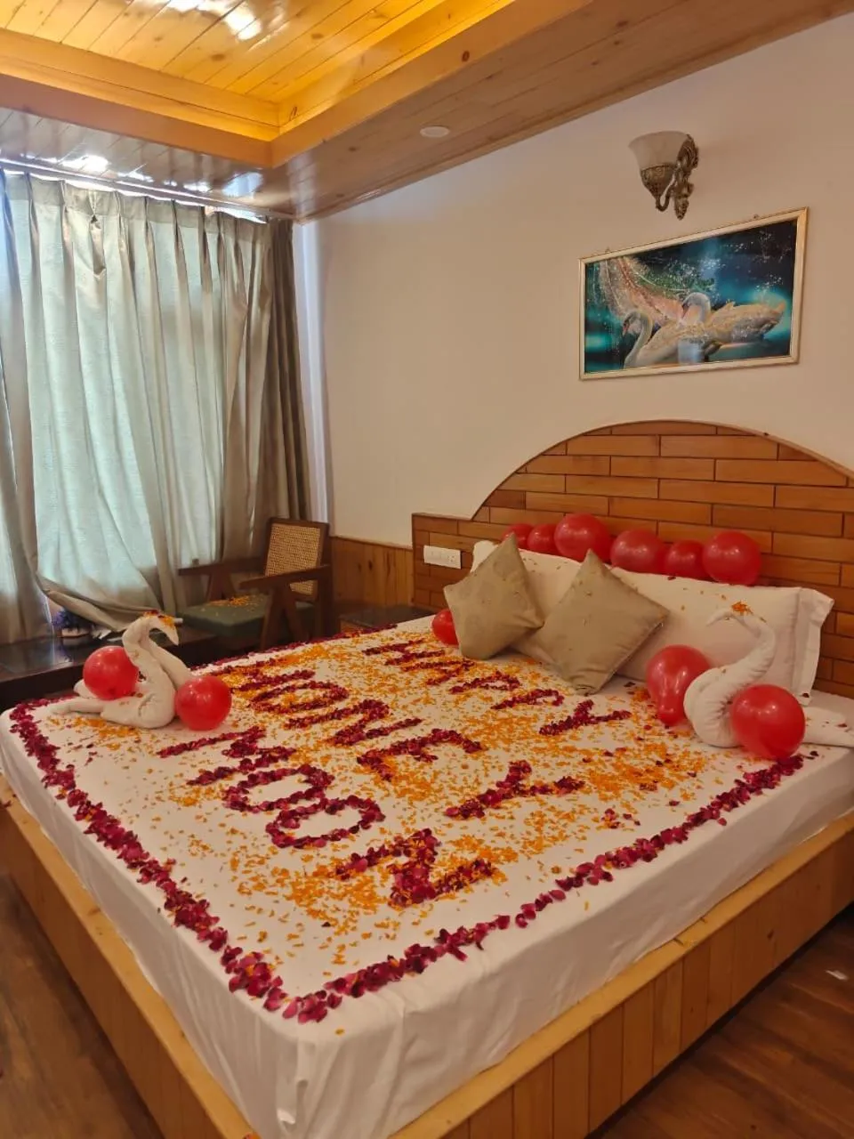 Decorative detail, Bed in Hotel SNAS Retreat Manali