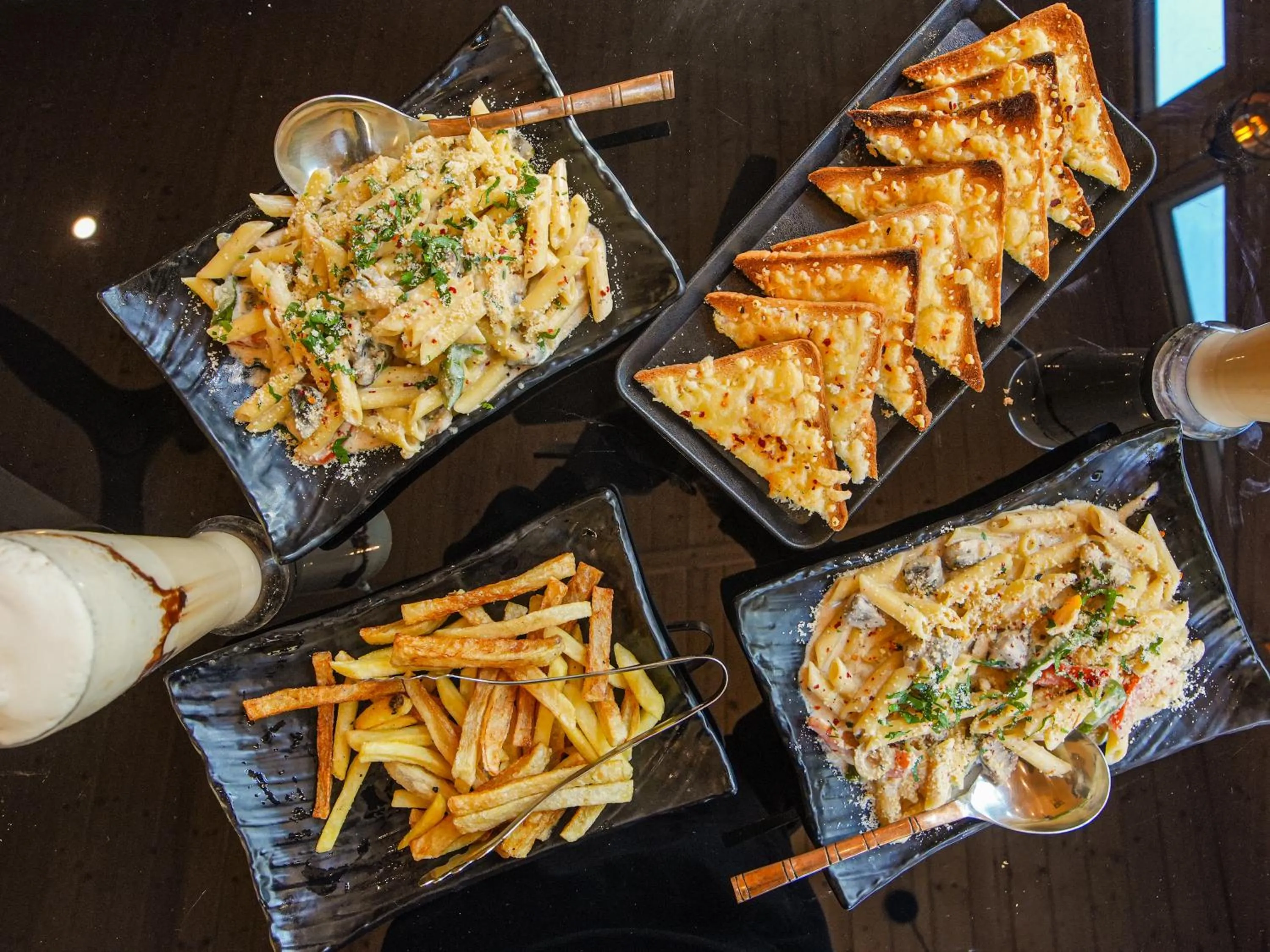 Breakfast in Hotel SNAS Retreat Manali