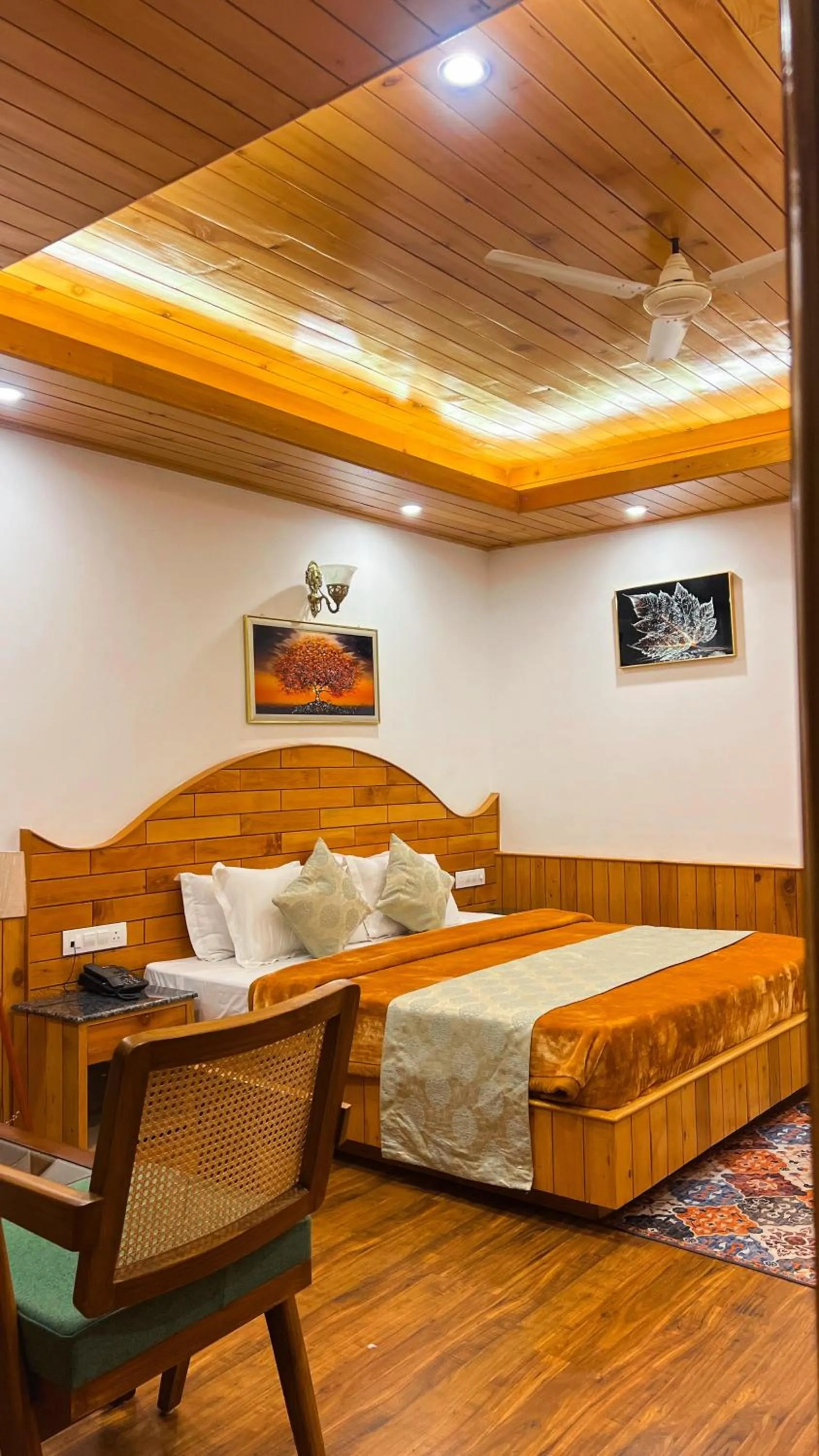 Photo of the whole room, Bed in Hotel SNAS Retreat Manali