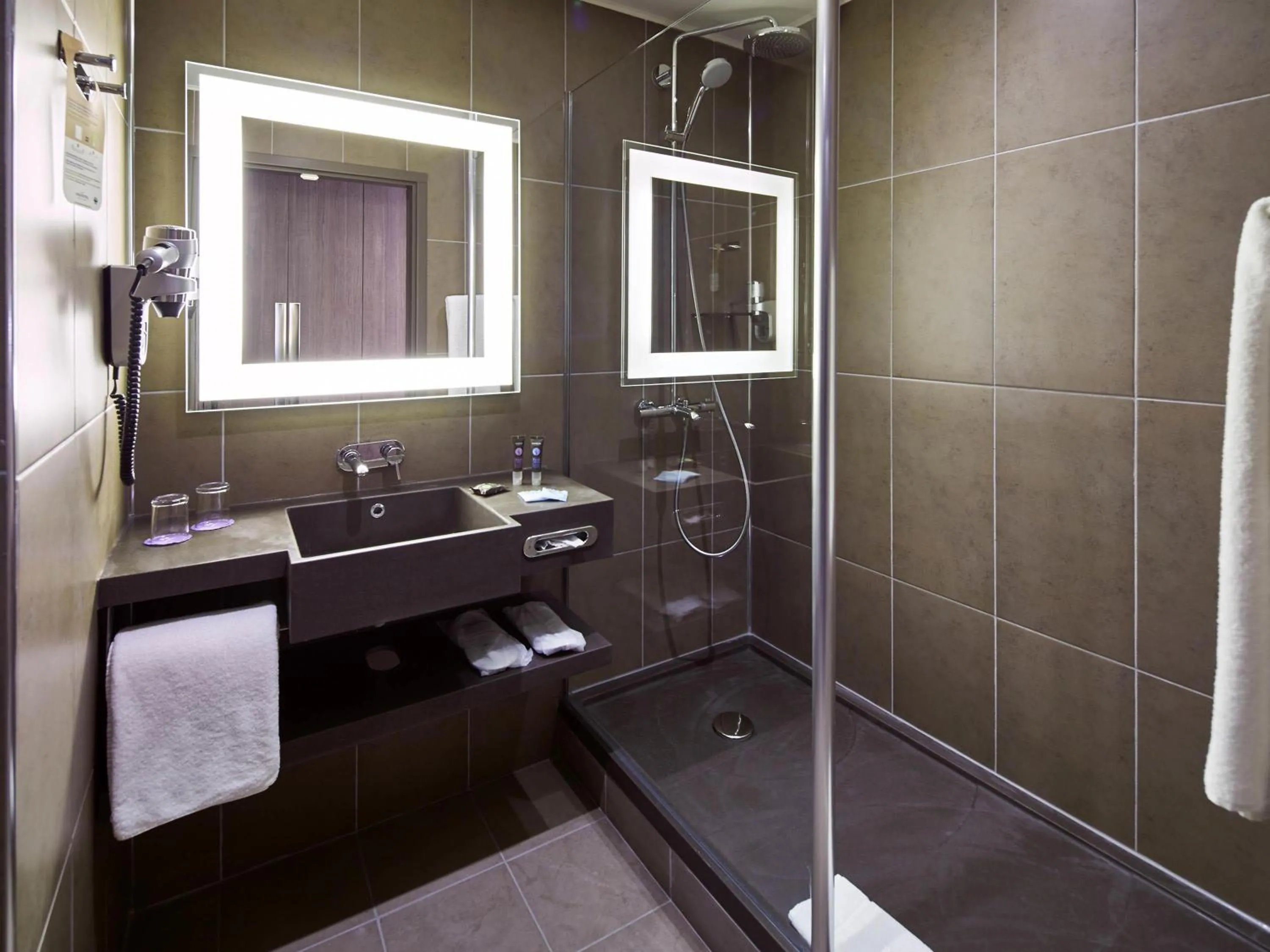 Bedroom in Novotel Konya