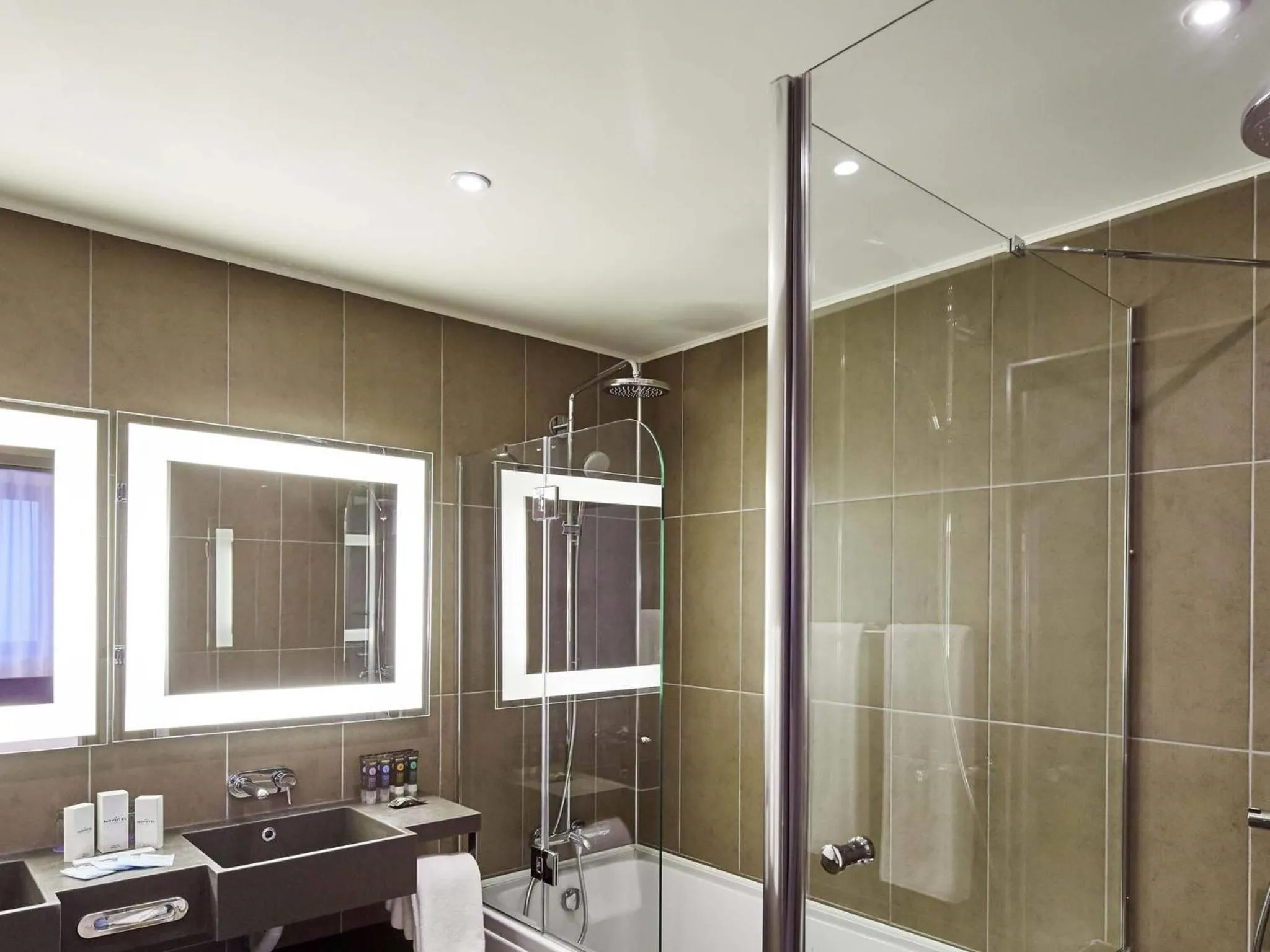 Bedroom in Novotel Konya