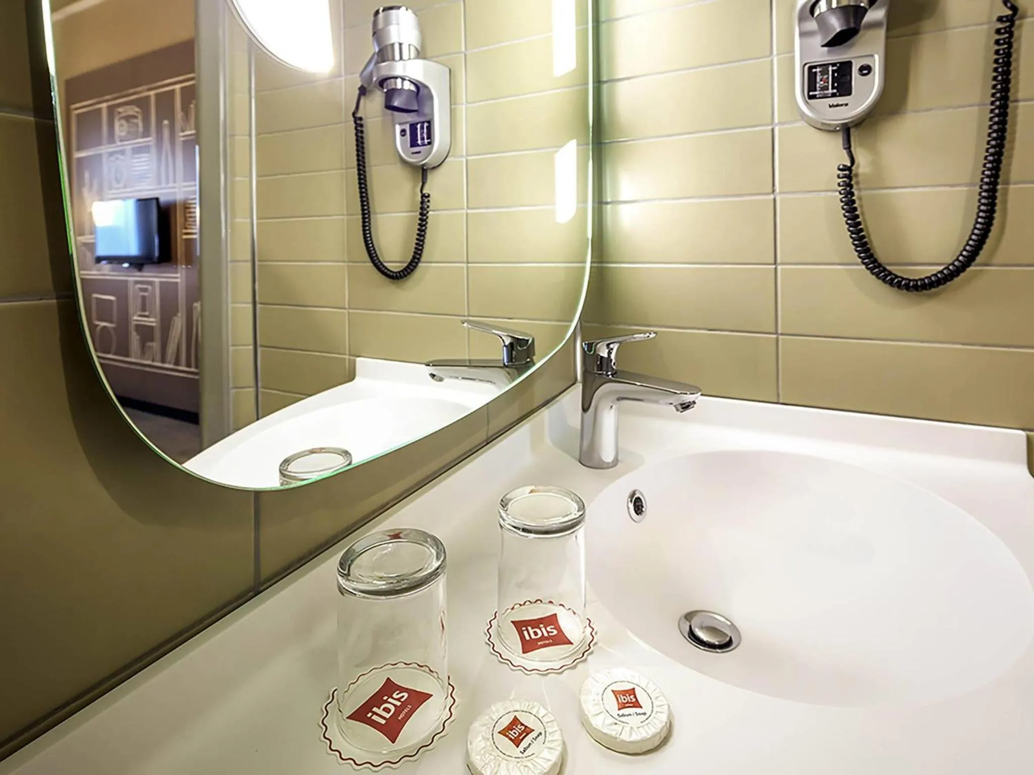 Bedroom in Ibis Konya