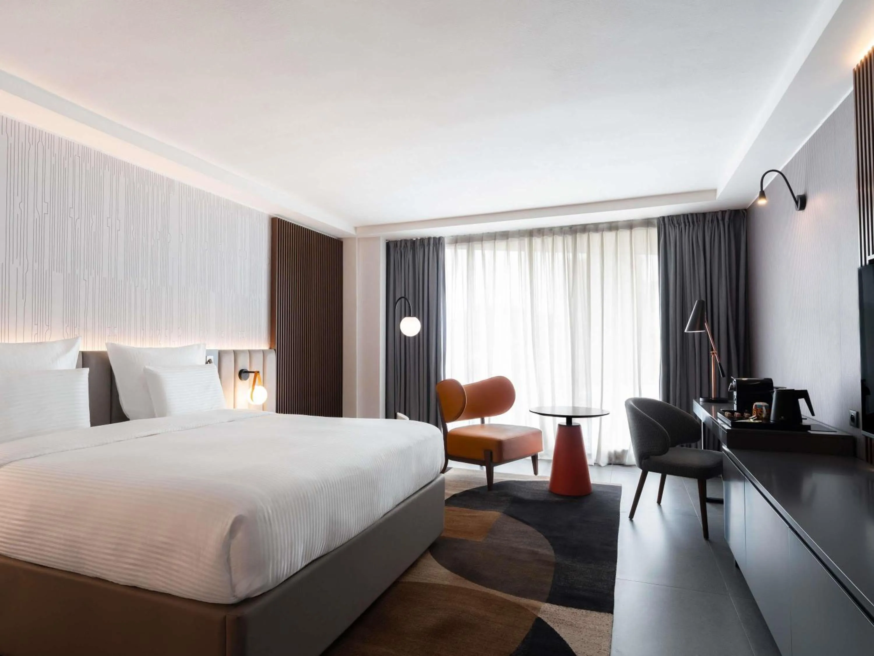 Bedroom, Bed in Pullman Kinshasa Grand Hotel