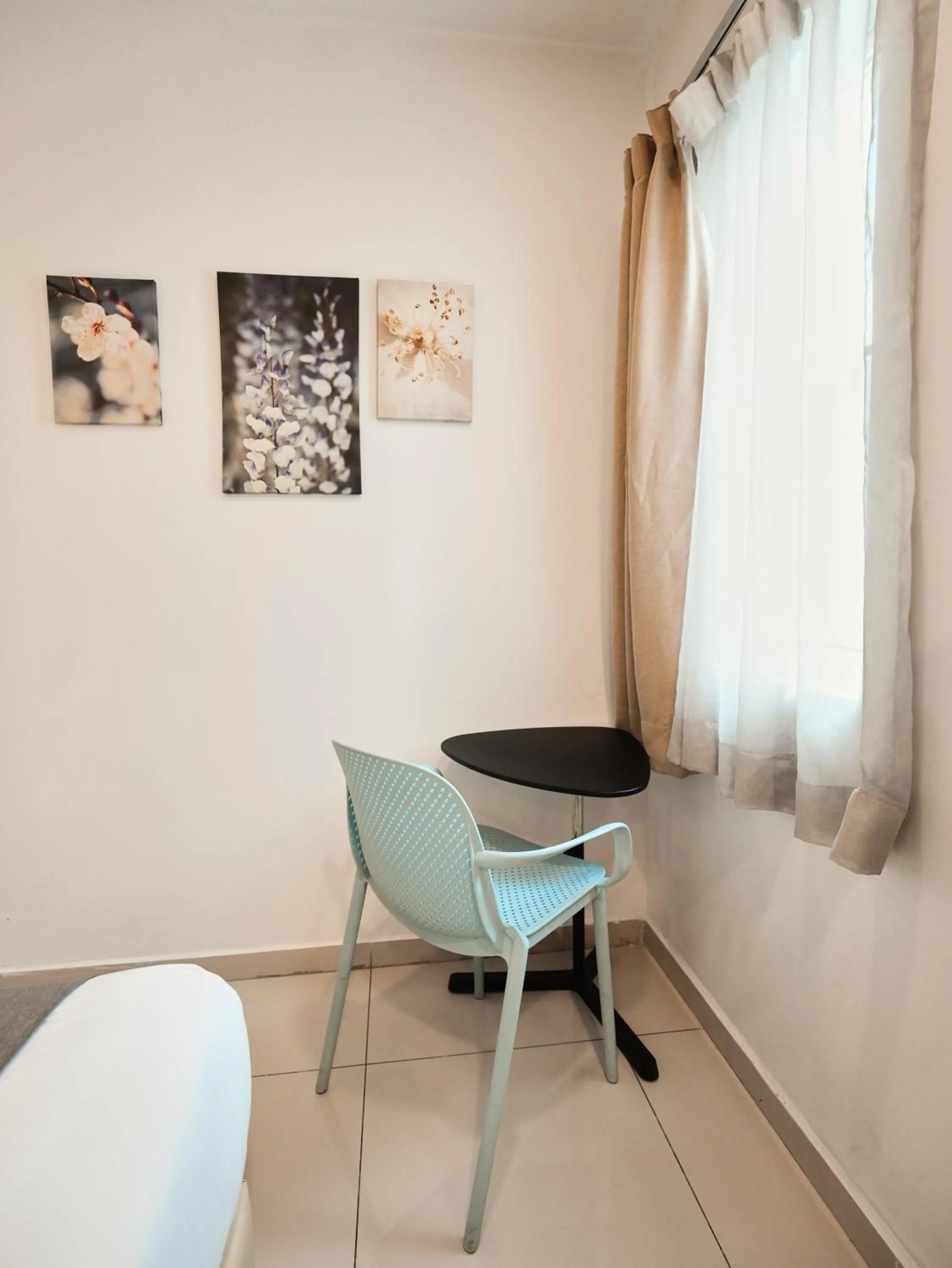 Seating area in Eco Roomy Hotel