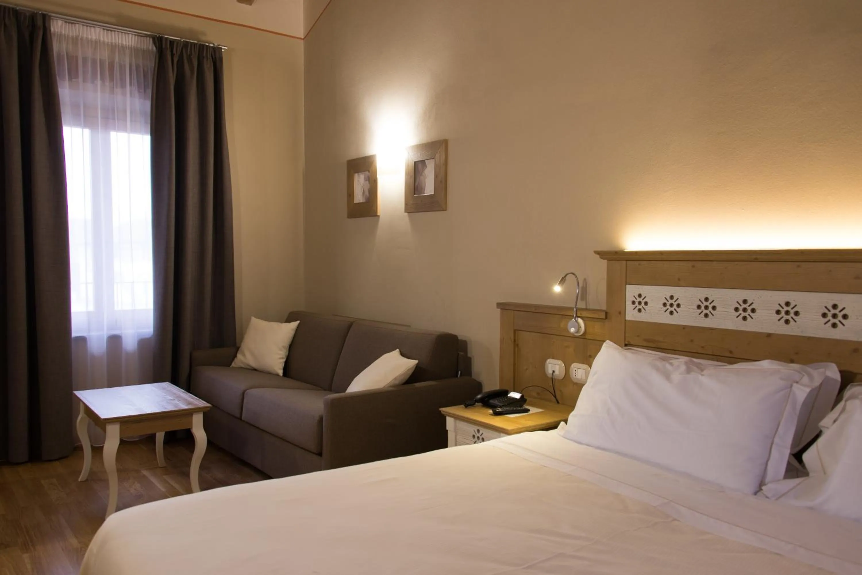 View (from property/room), Bed in Hotel Sesmones