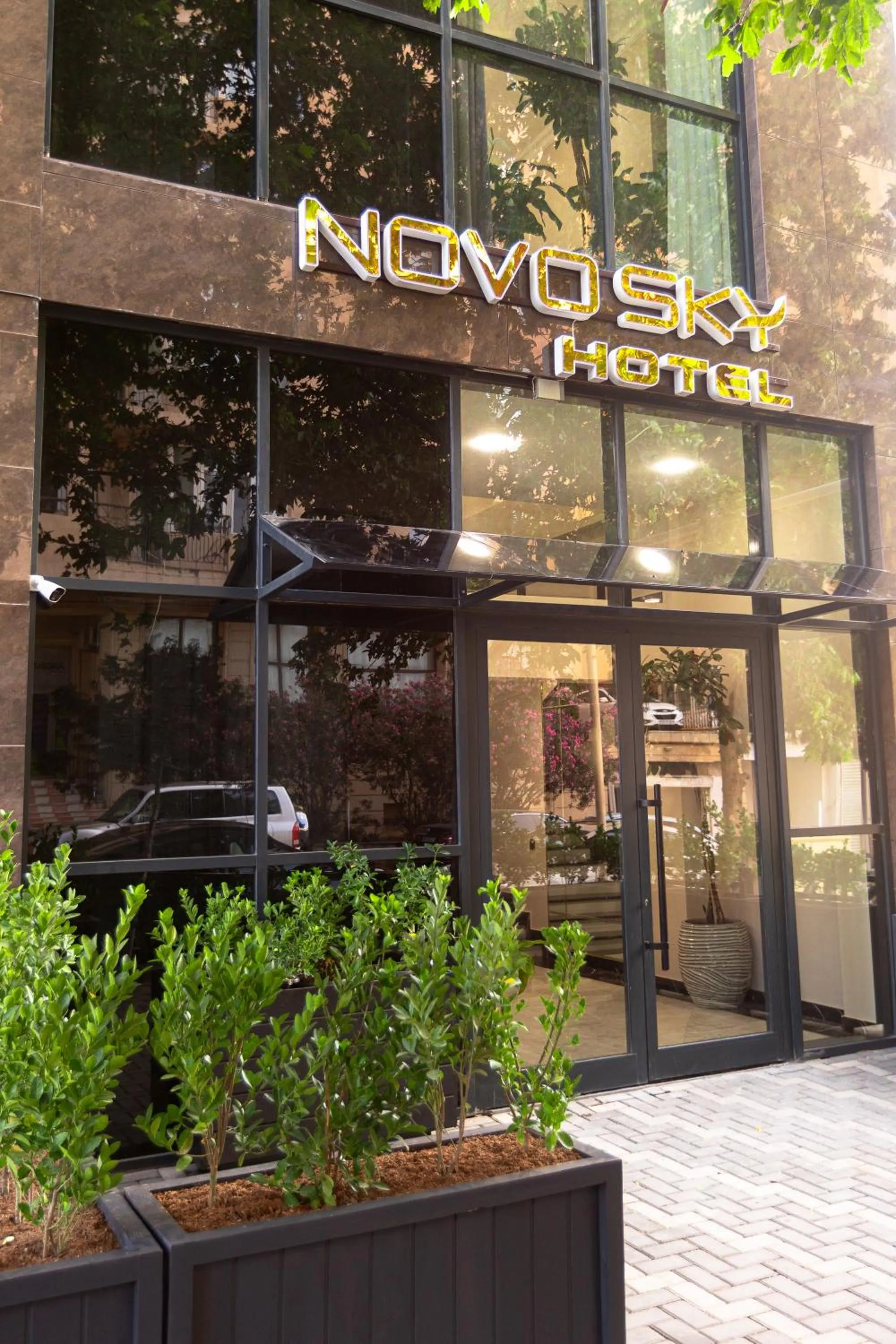 Facade/entrance in Novo Sky Hotel