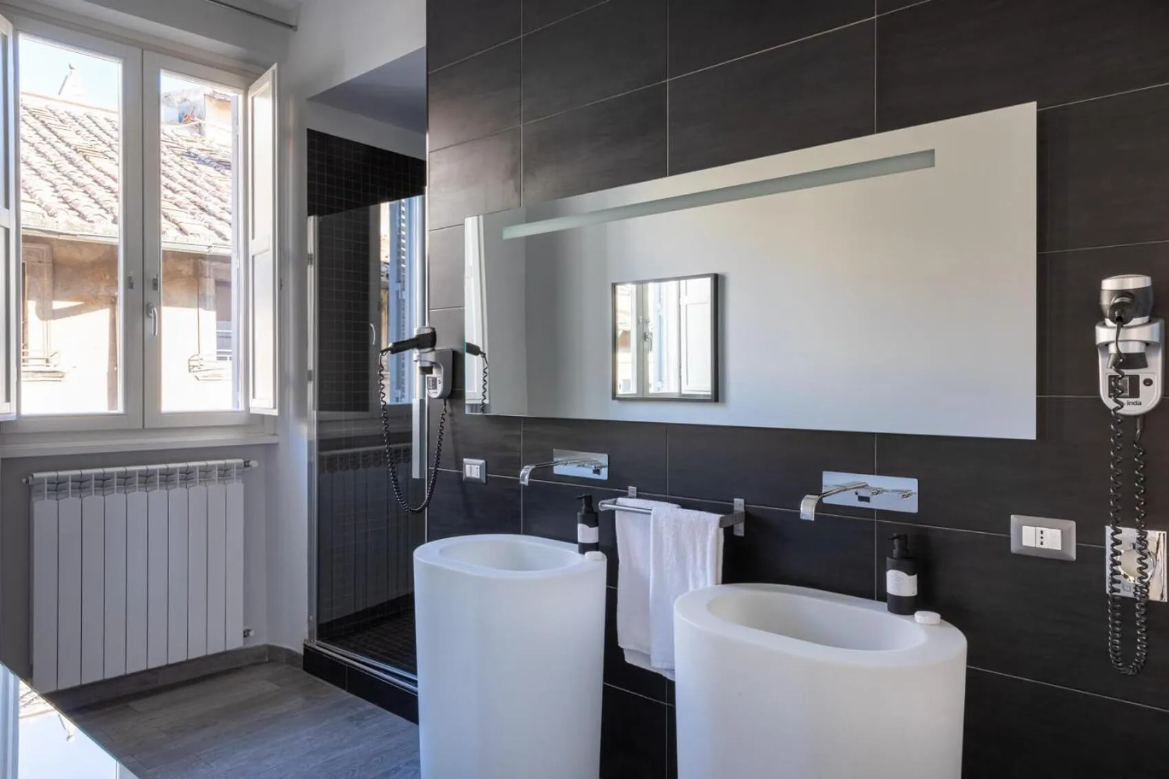 Bathroom in Now Apartments, ApartHotel in the heart of Rome