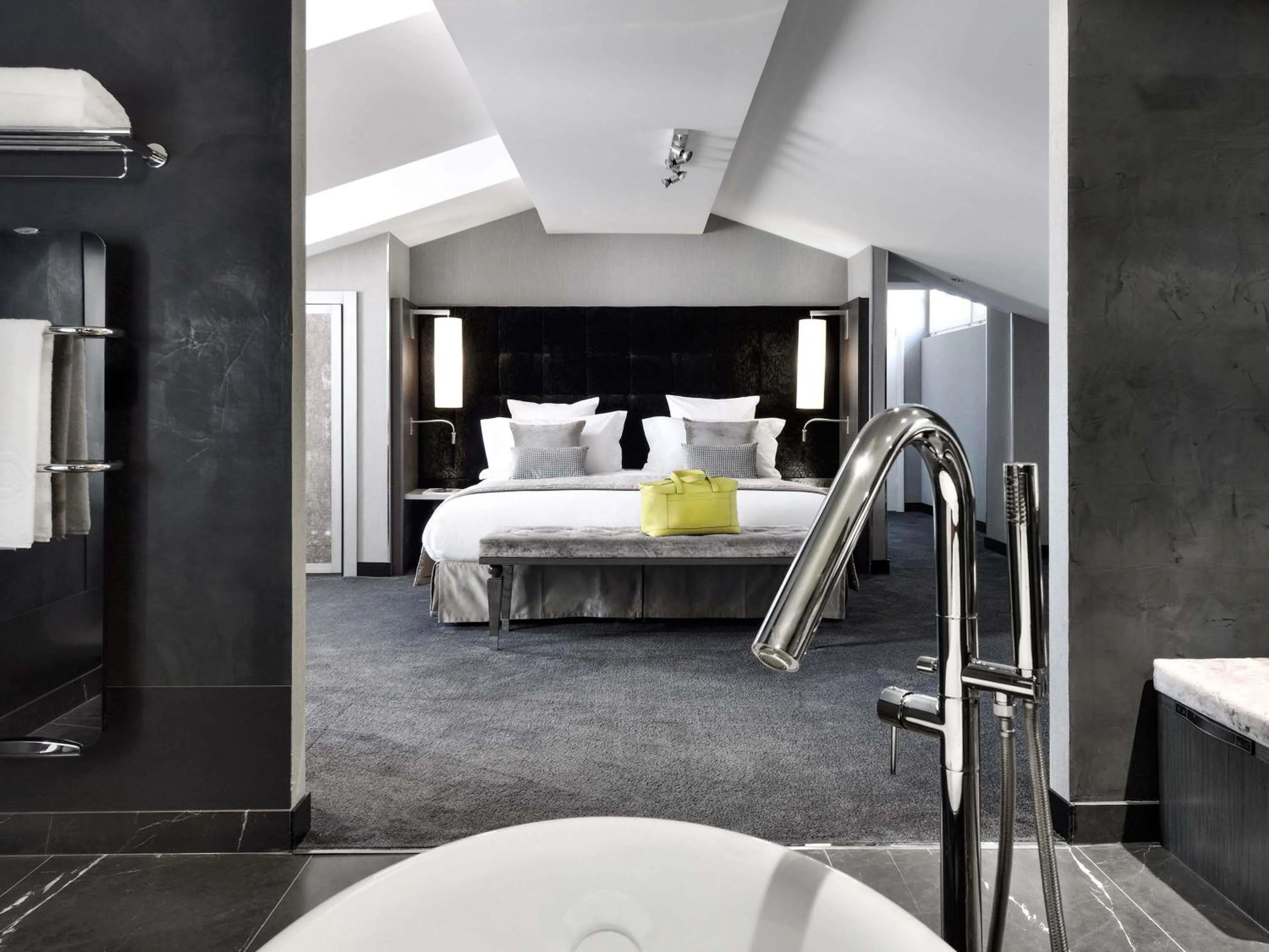 Bedroom, Bed in La Cour des Consuls Hotel & Spa Toulouse - MGallery Collection