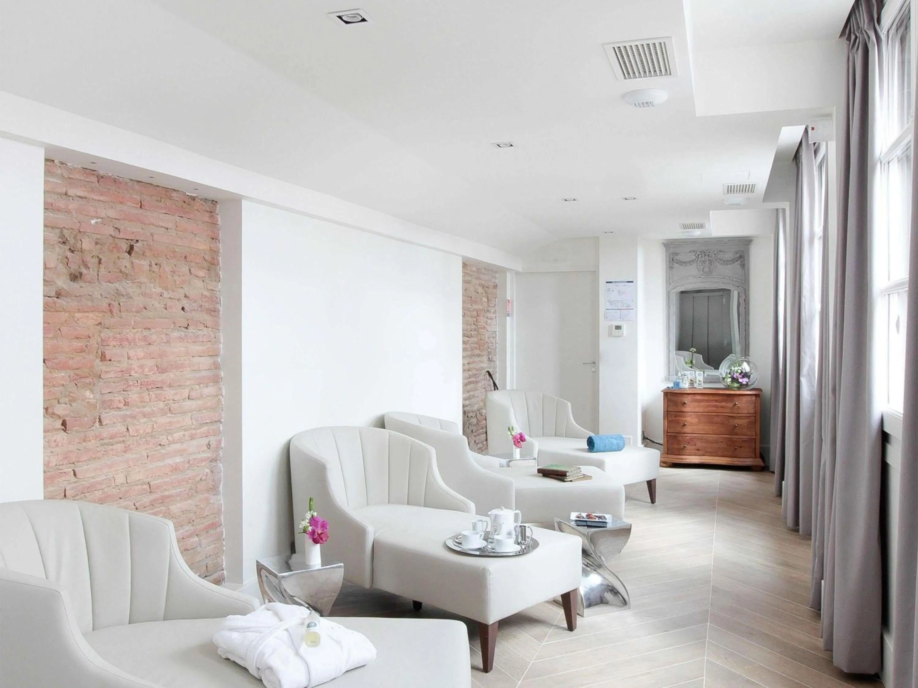 Property building in La Cour des Consuls Hotel & Spa Toulouse - MGallery Collection