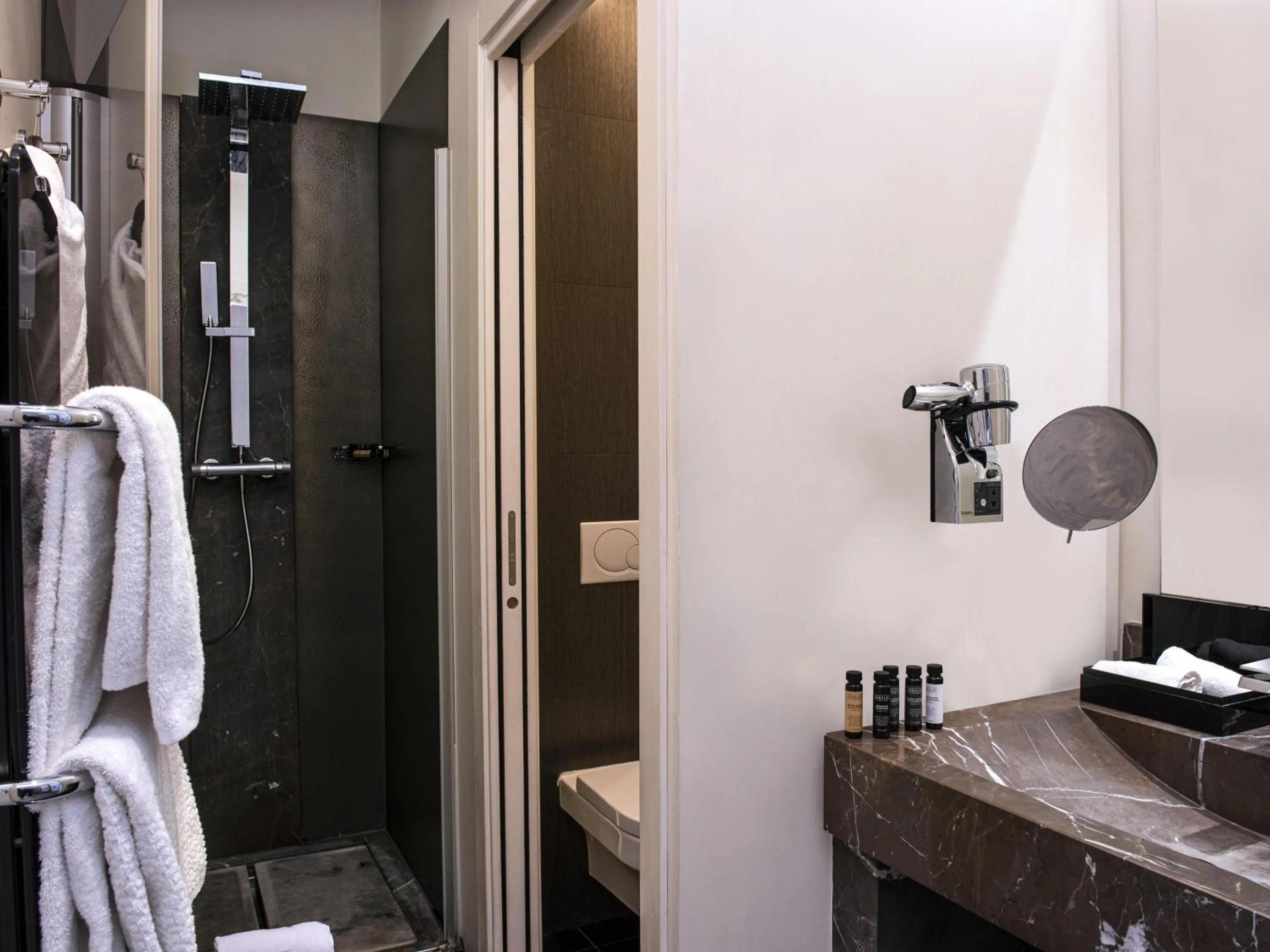 Bedroom in La Cour des Consuls Hotel & Spa Toulouse - MGallery Collection