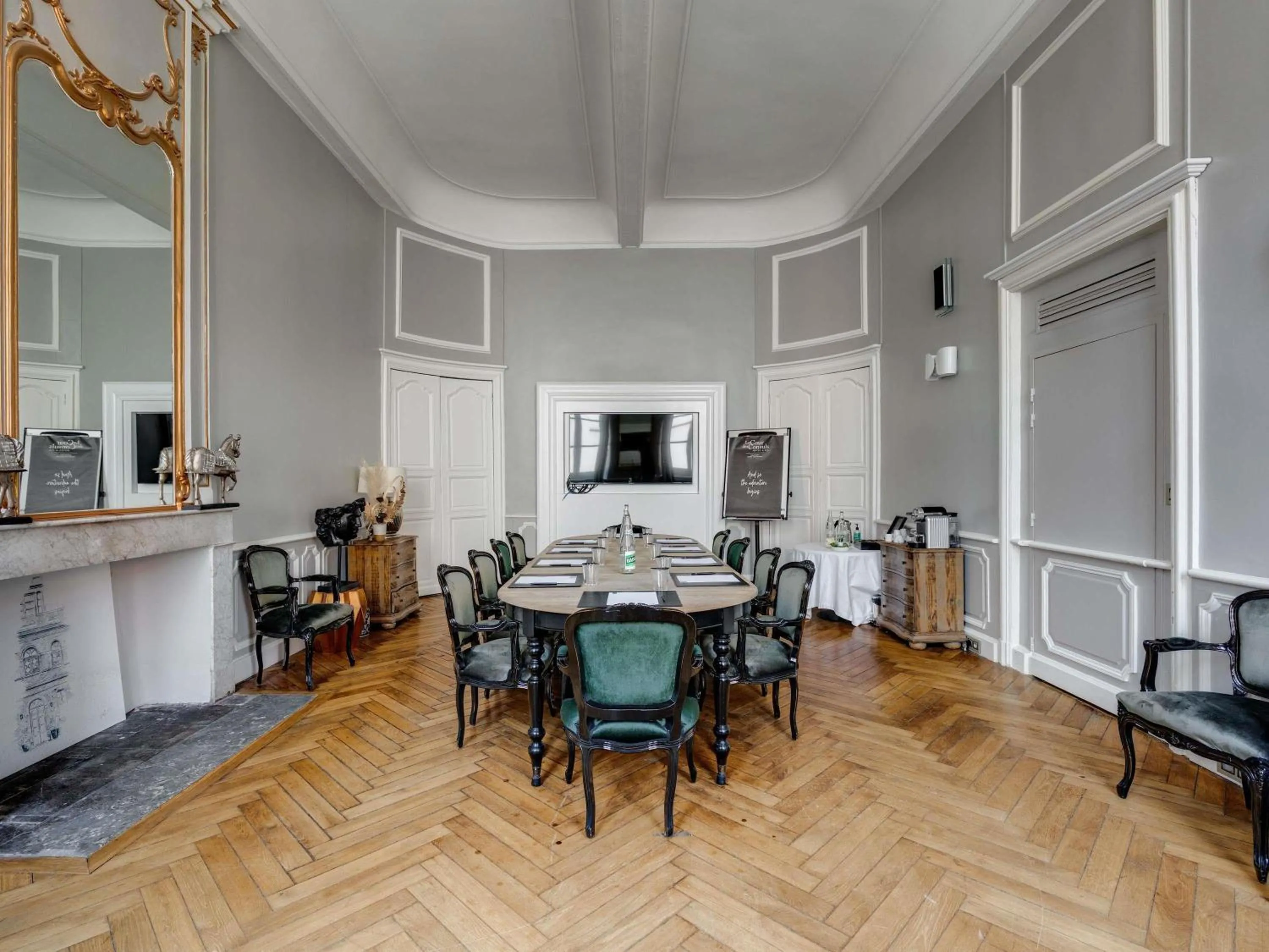 Meeting/conference room in La Cour des Consuls Hotel & Spa Toulouse - MGallery Collection