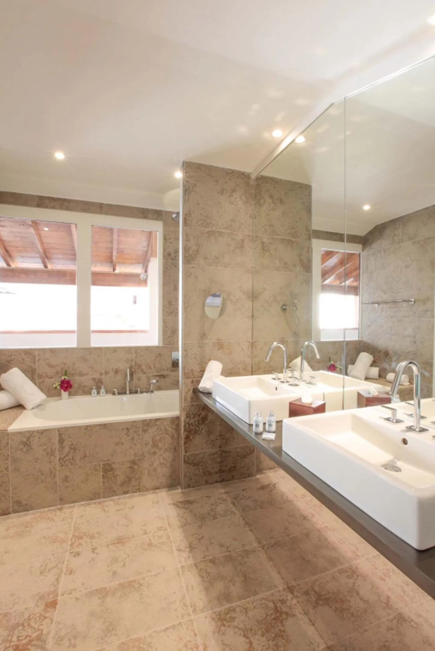 Bathroom, Bed in La Cour des Consuls Hotel & Spa Toulouse - MGallery Collection