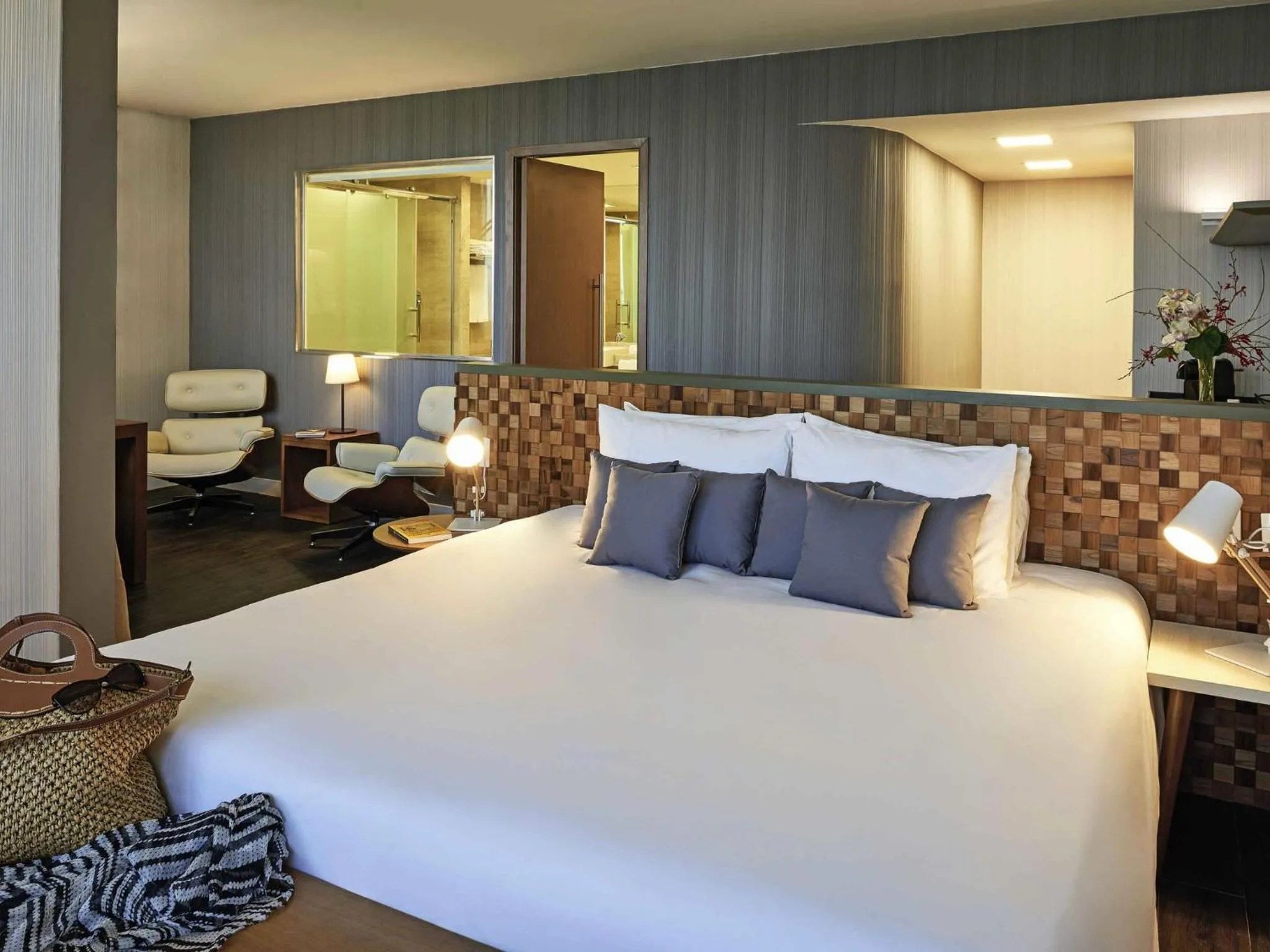 Bed in Regency Barra Hotel