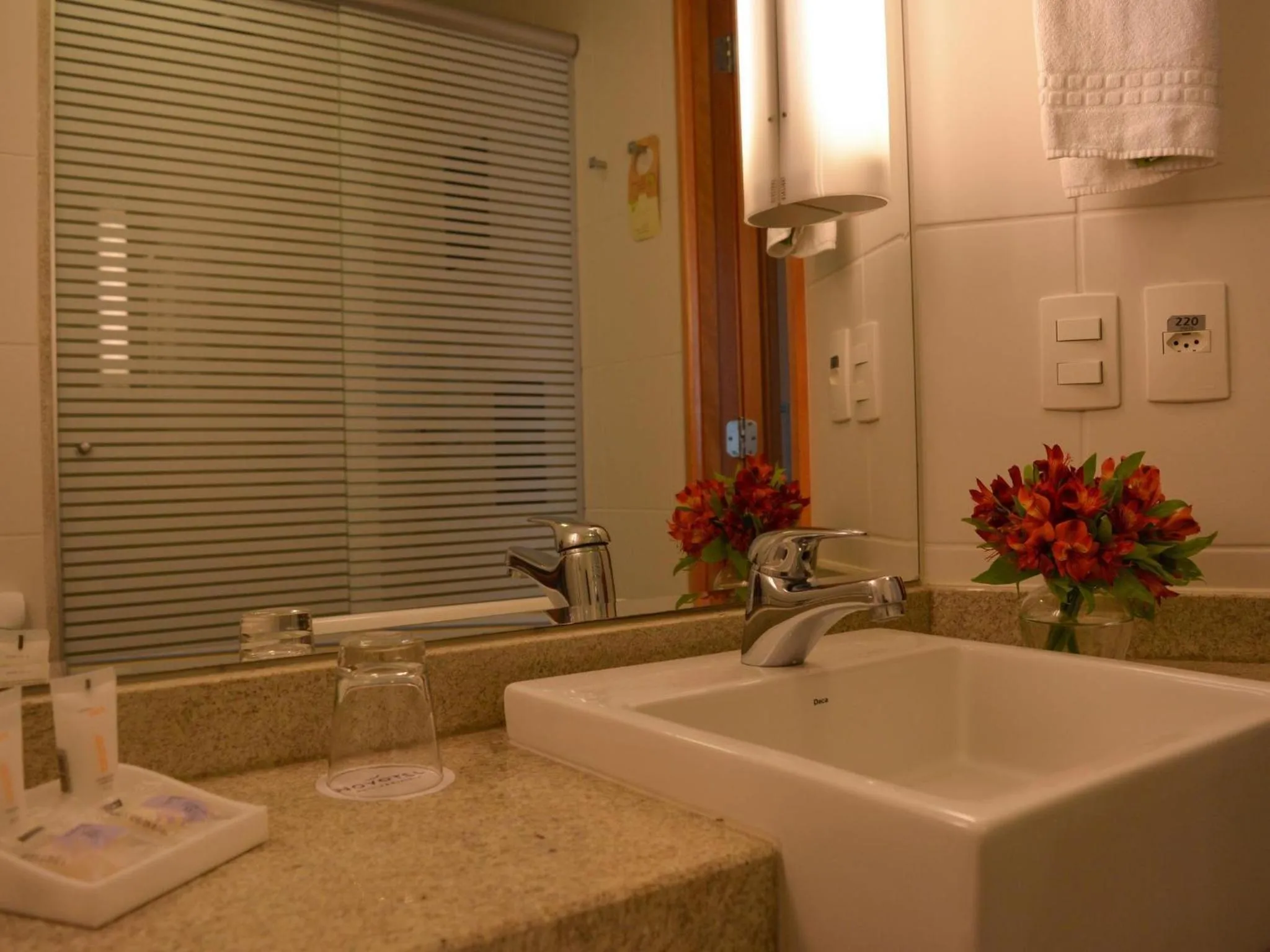 Bathroom in Regency Barra Hotel
