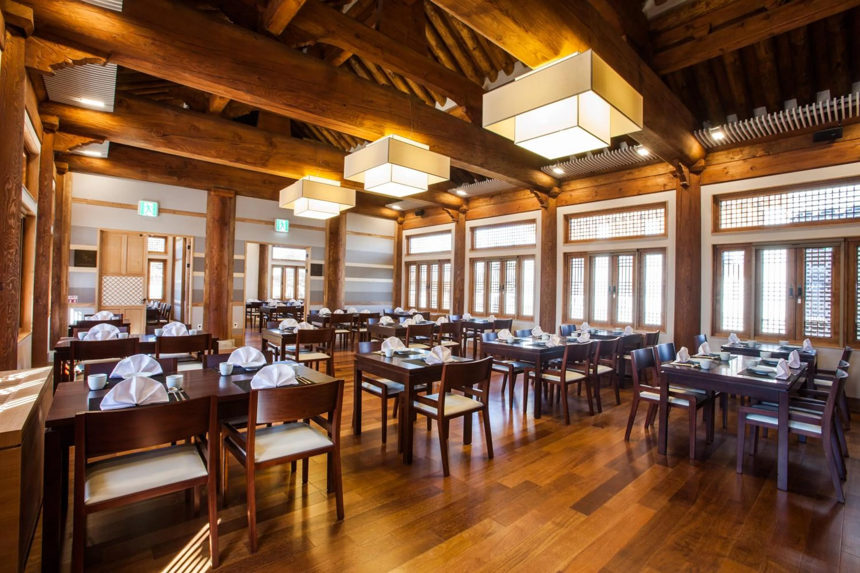 Restaurant/places to eat in Gyeongwonjae Ambassador Incheon Associated with Accor