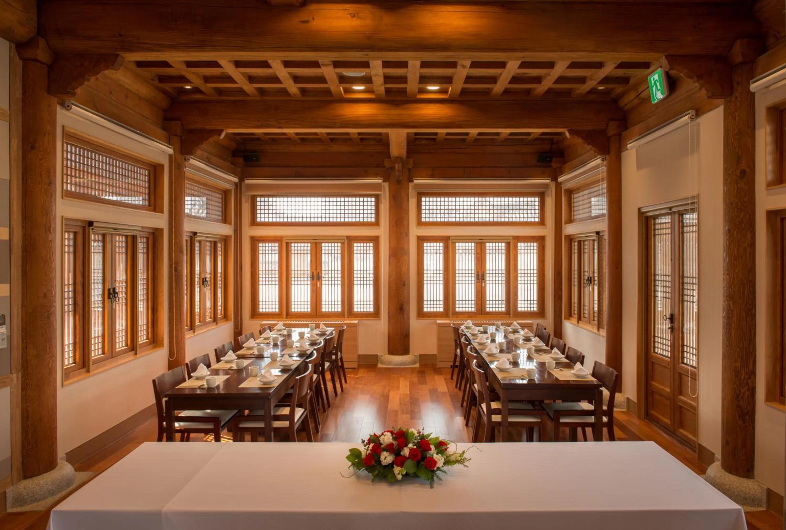 Restaurant/places to eat in Gyeongwonjae Ambassador Incheon Associated with Accor