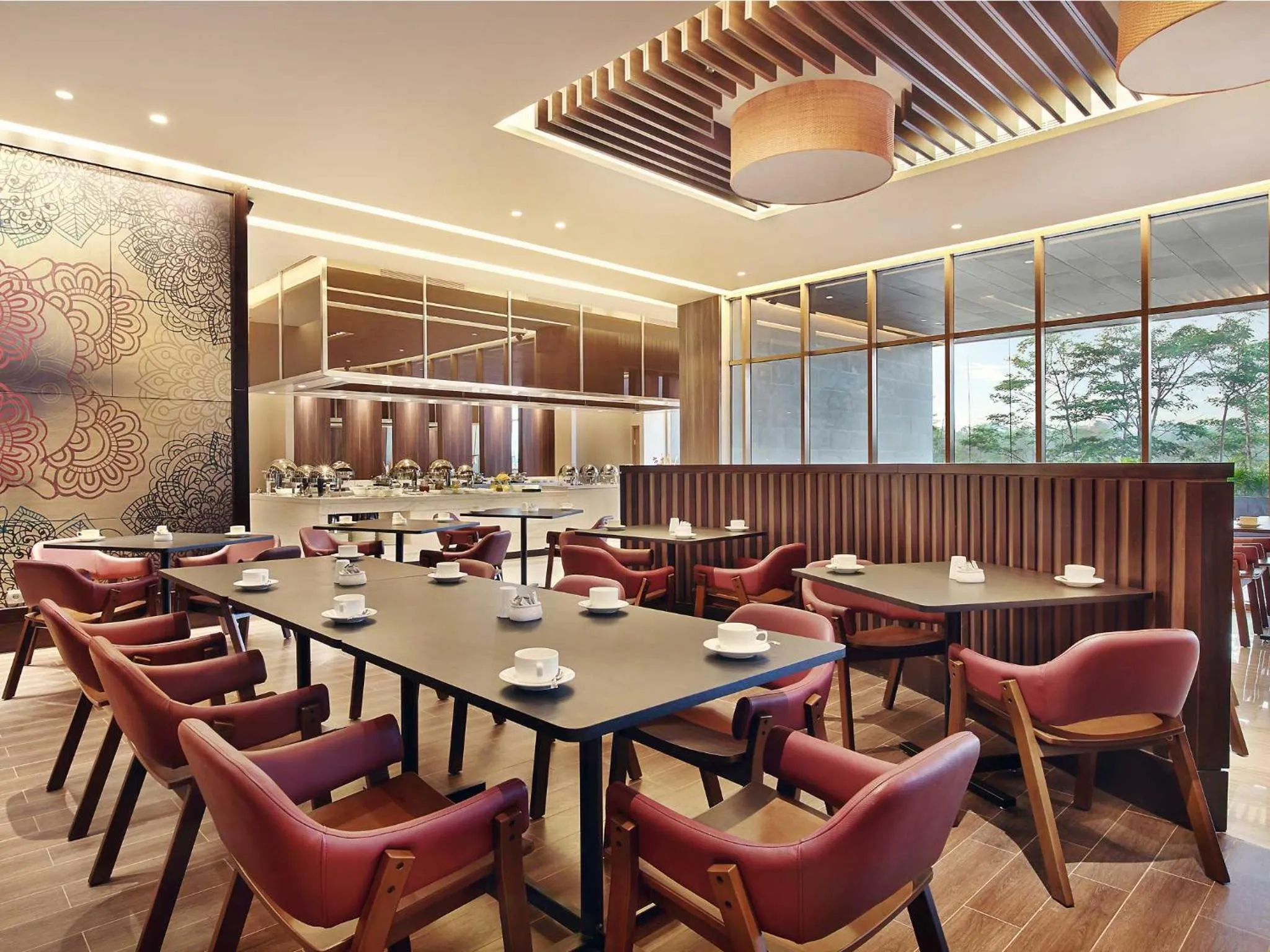 Restaurant/places to eat in Mercure Karawang