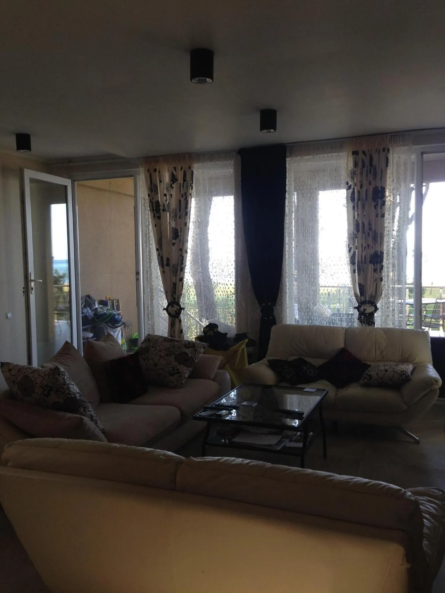 Communal lounge/ TV room in Mana-Mana