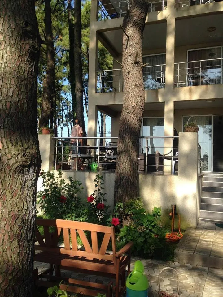 Facade/entrance in Mana-Mana