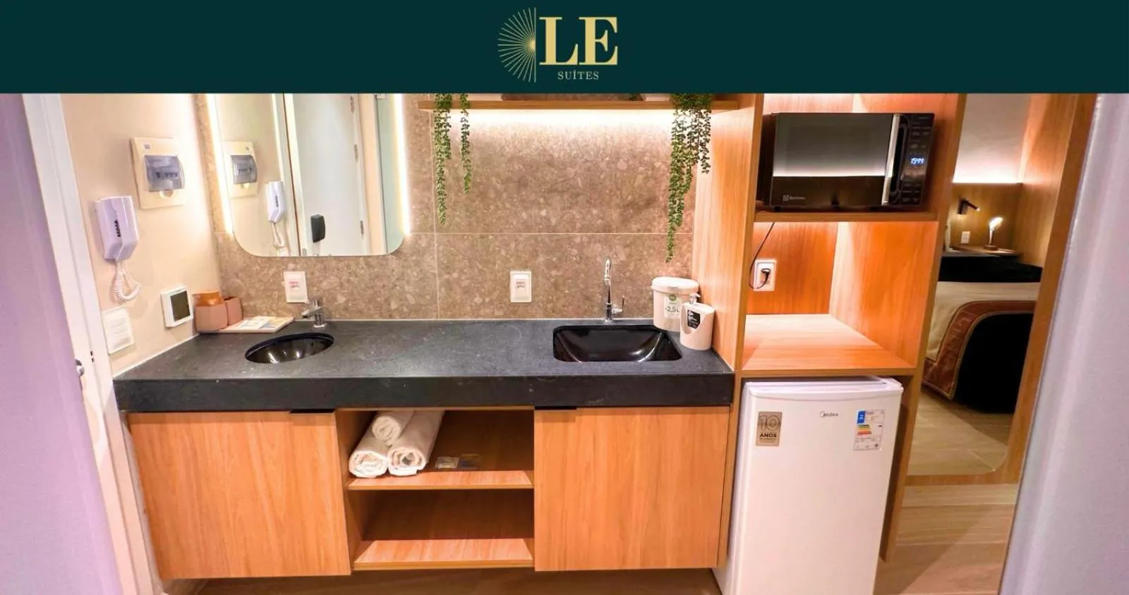 Setai Yacht Apart Hotel by lesuites