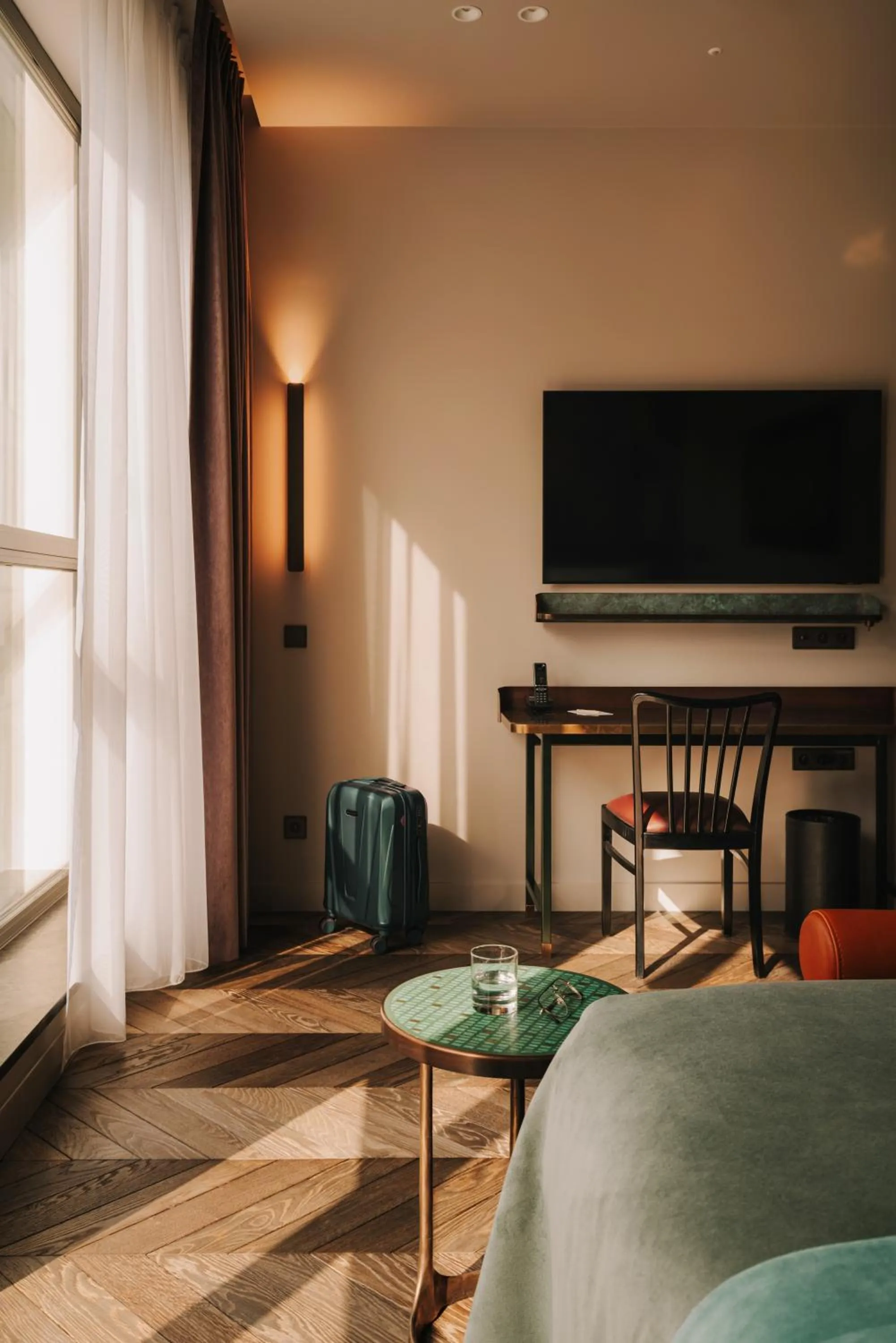 Photo of the whole room, Bed in The Cyrus Hotel