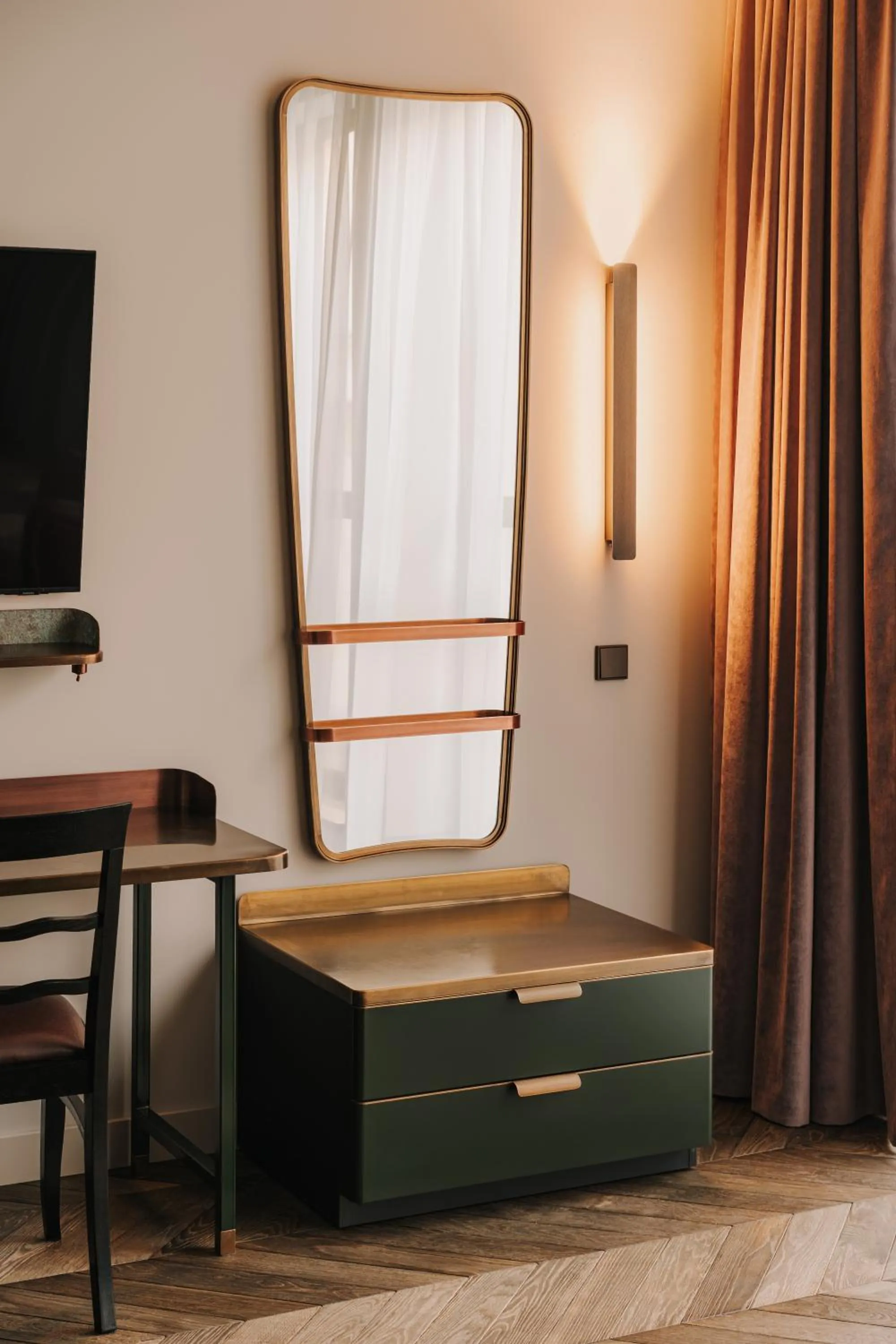 Photo of the whole room in The Cyrus Hotel